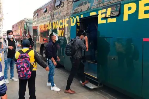 Policía brindará este apoyo sin restricciones hasta que se restablezca el servicio habitual del Metropolitano. Foto: ANDINA/PNP