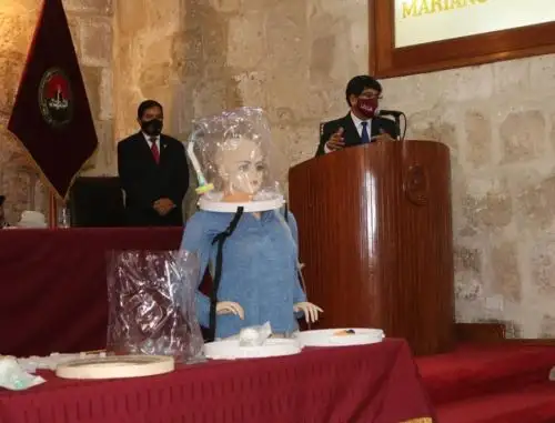 Universidad Nacional San Agustín (UNSA) de Arequipa crea innovador casco que evita intubación de pacientes con coronavirus (covid-19). ANDINA/Difusión