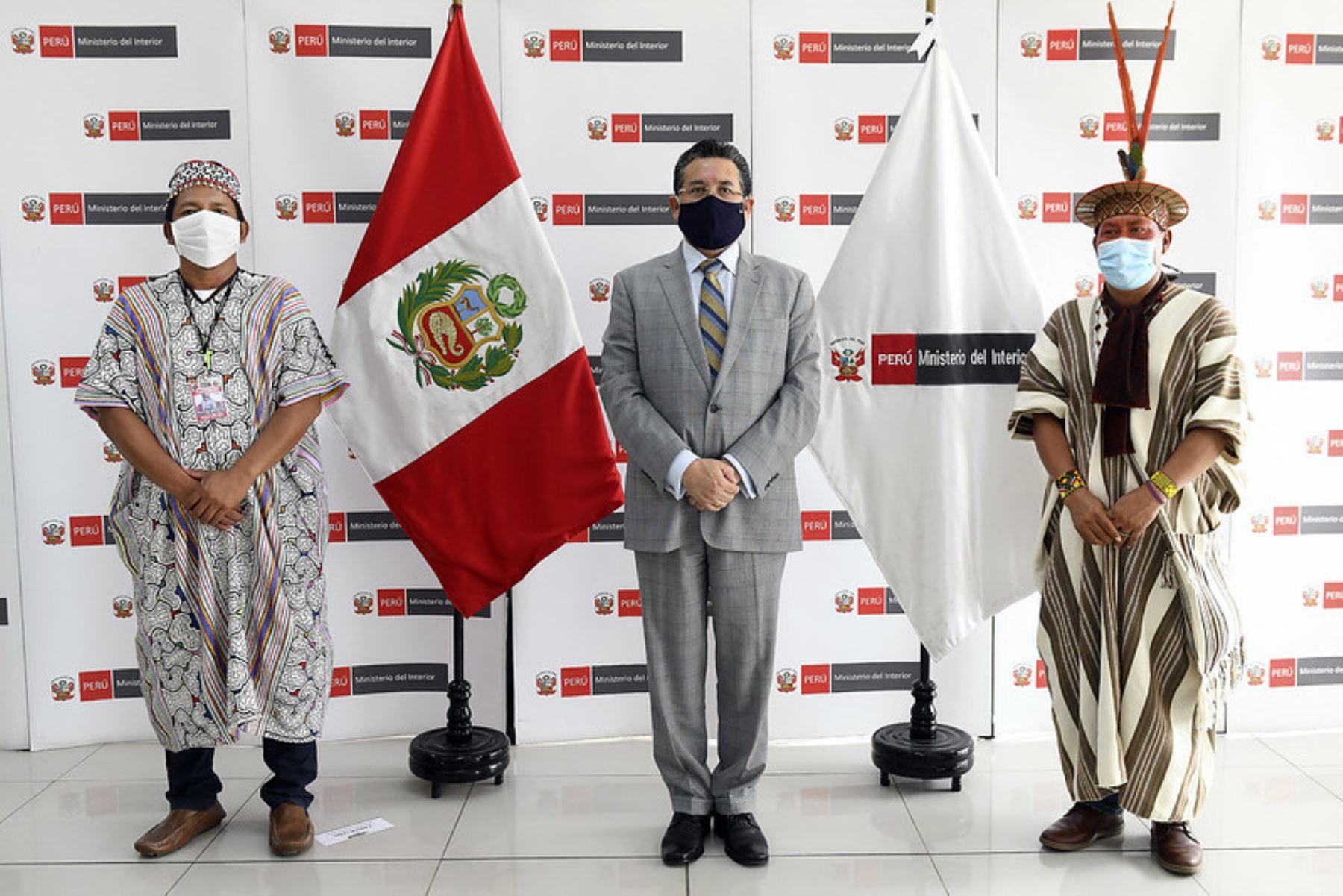 El ministro del Interior, Rubén Vargas, escuchó las necesidades en materia de seguridad ciudadana en las comunidades indígenas de Ucayali y Huánuco. Foto: ANDINA/Difusión