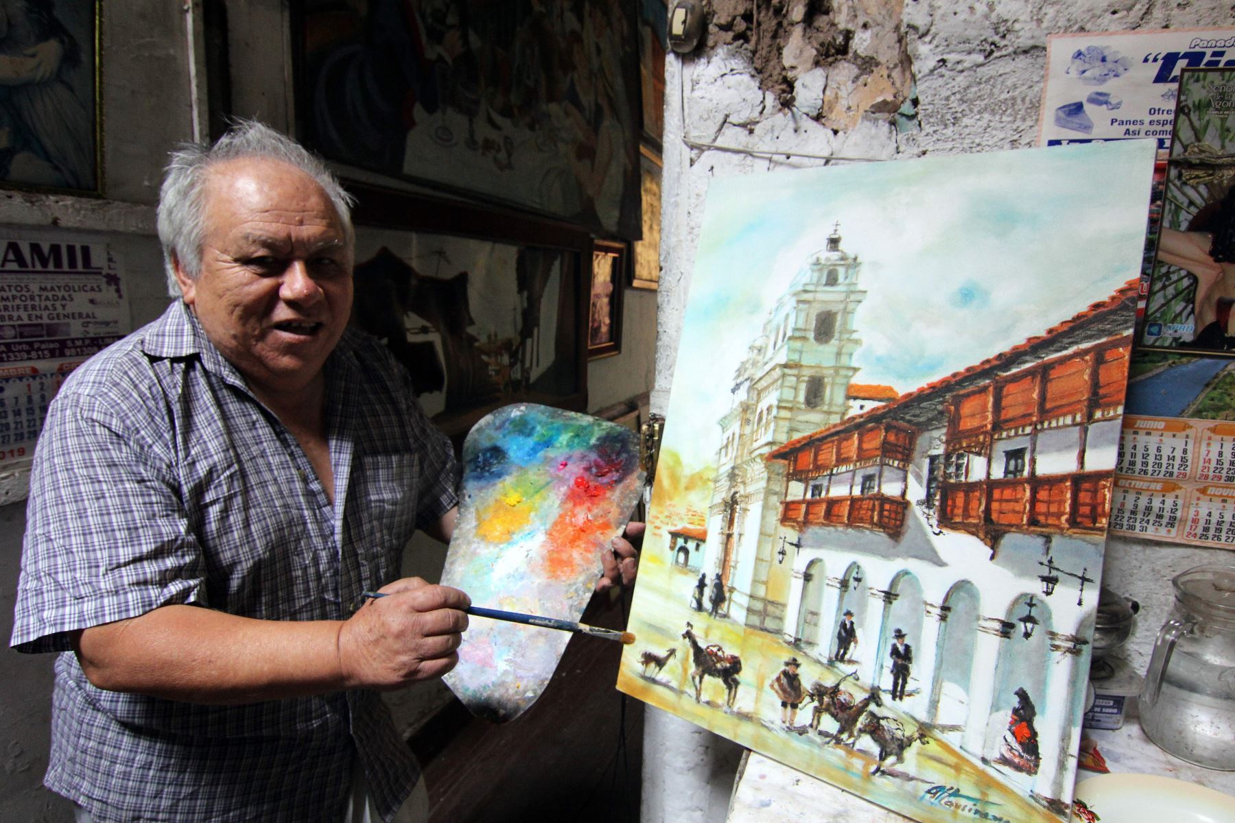 Don Jorge Leopoldo Altamirano, el abuelito pintor, recibió el BFU para paliar el impacto del covid-19. ANDINA/Difusión