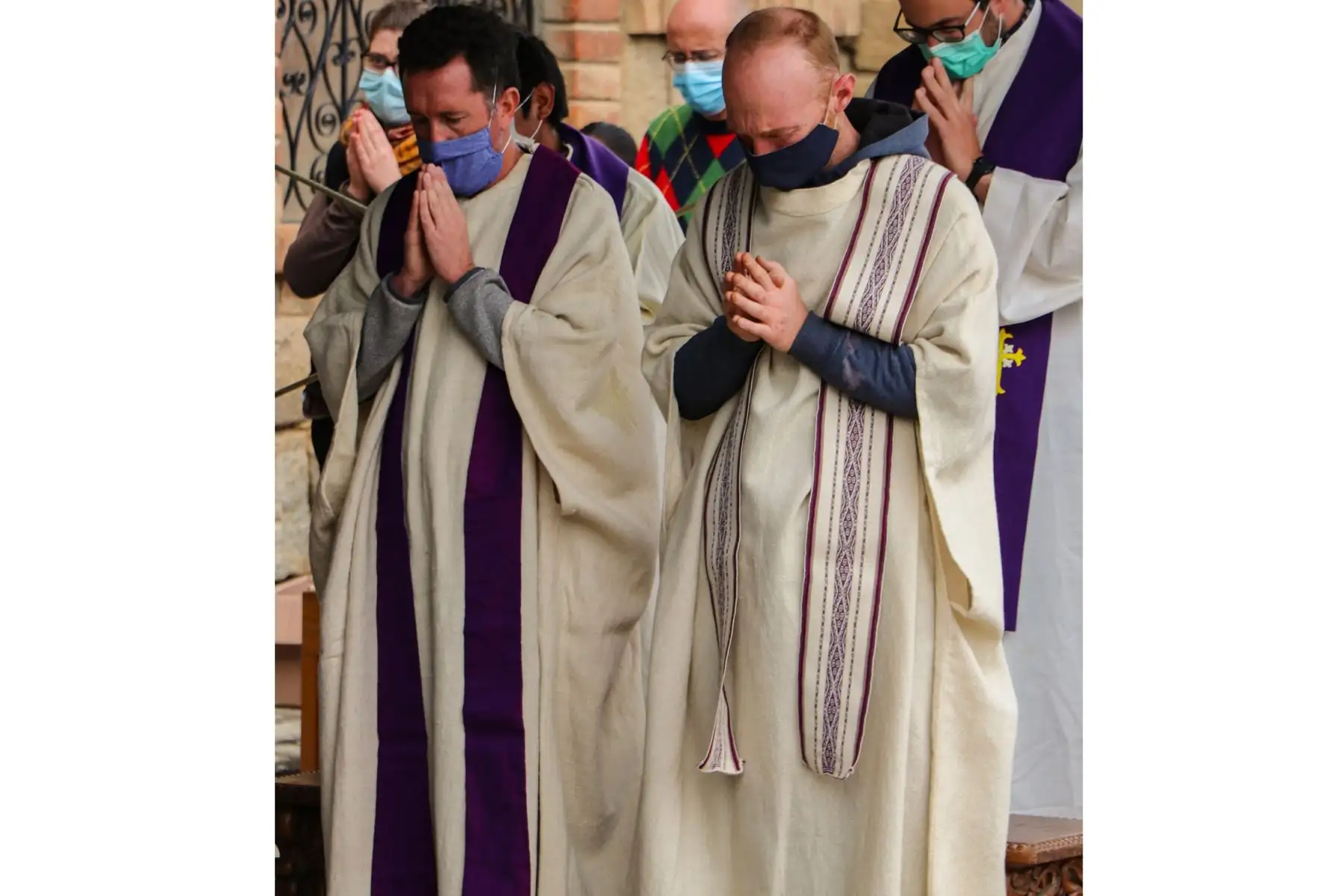 La liturgia en honor al padre Ugo de Censi fue transmitida a través de Facebook Live. Aunque también llegaron  fieles a la iglesia con mascarillas y manteniendo la distancia.
Foto: Municipalidad de Asunción