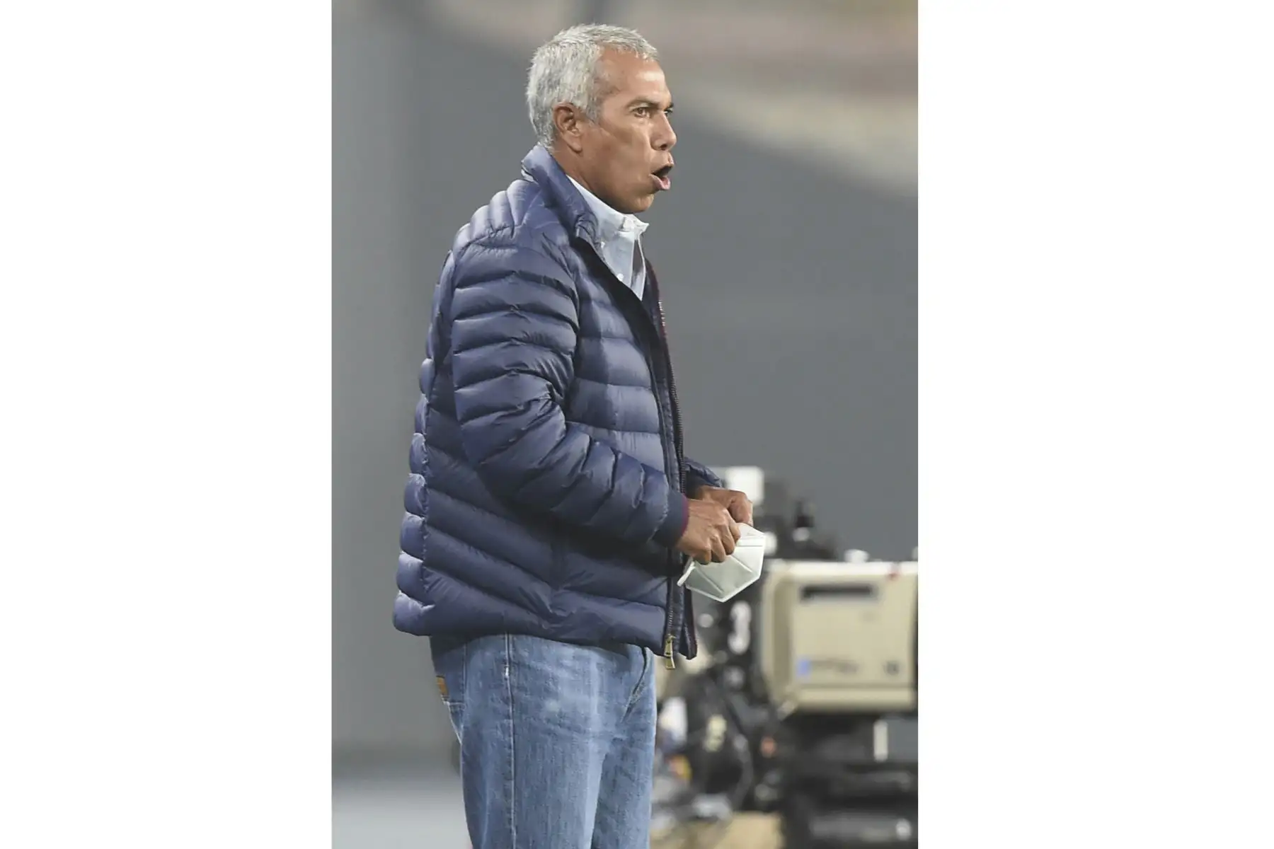 El entrenador de Sport Huancayo de Perú, Wilmar Valencia, grita durante la ronda a puerta cerrada de la Copa Sudamericana antes del partido de fútbol de cuartos de final entre Sport Huancayo de Perú y Coquimbo Unido de Chile, en el Estadio Nacional de Lima.
Foto: AFP