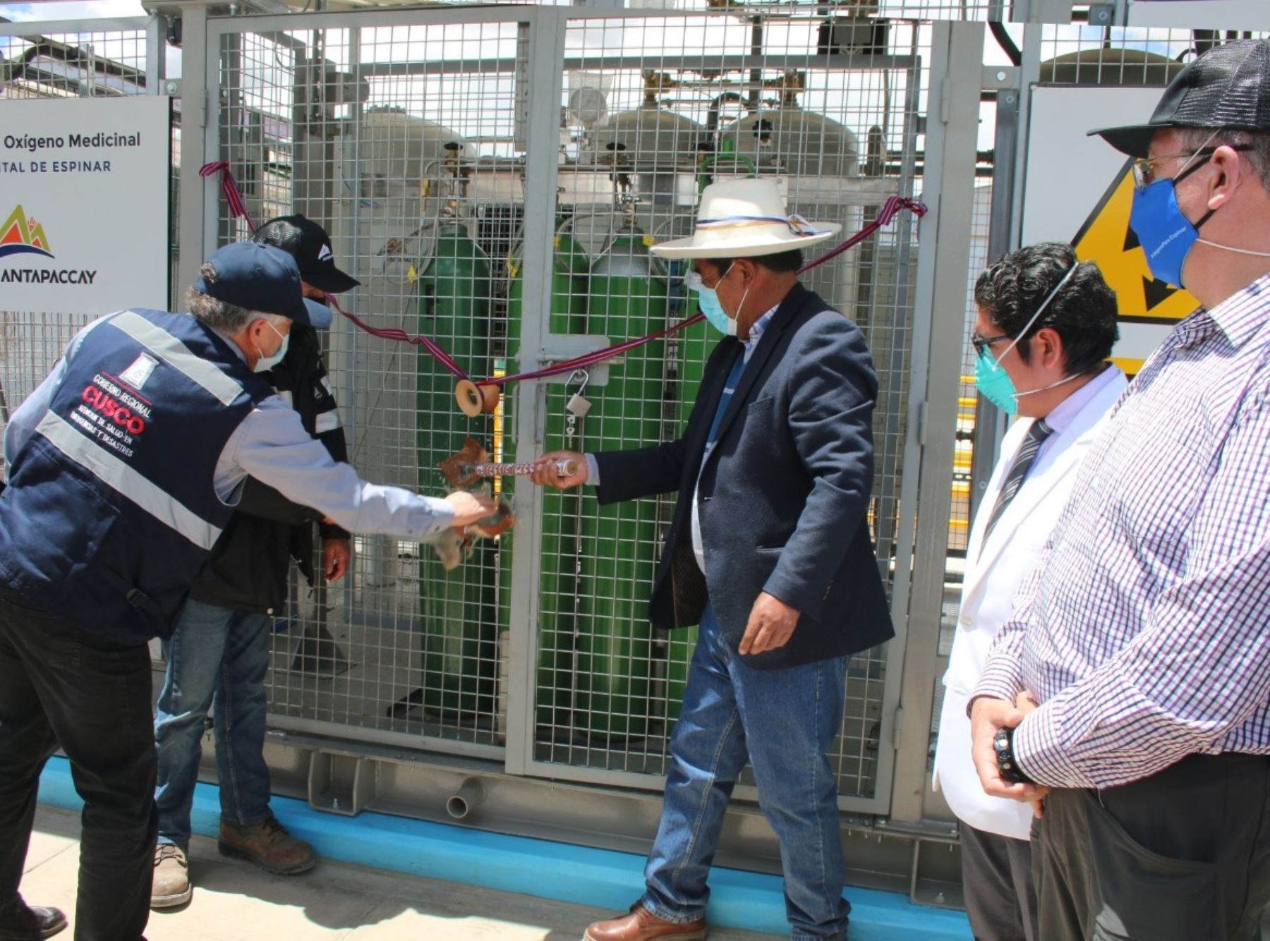 Entró en funcionamiento la nueva planta de oxígeno en el Hospital de Espinar, región Cusco, que produce más de 400 metros cúbicos de oxígeno al día.