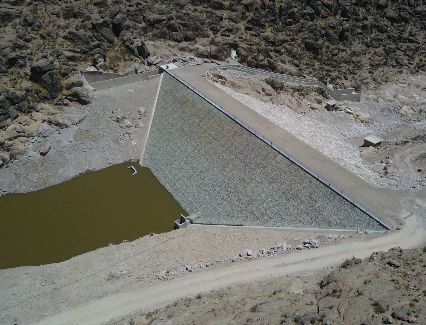 La Autoridad para la Reconstrucción con Cambios entregó la nueva represa de Quichque, en Ayacucho, una infraestructura que resultó dañada por el Fenómeno El Niño costero en 2017.