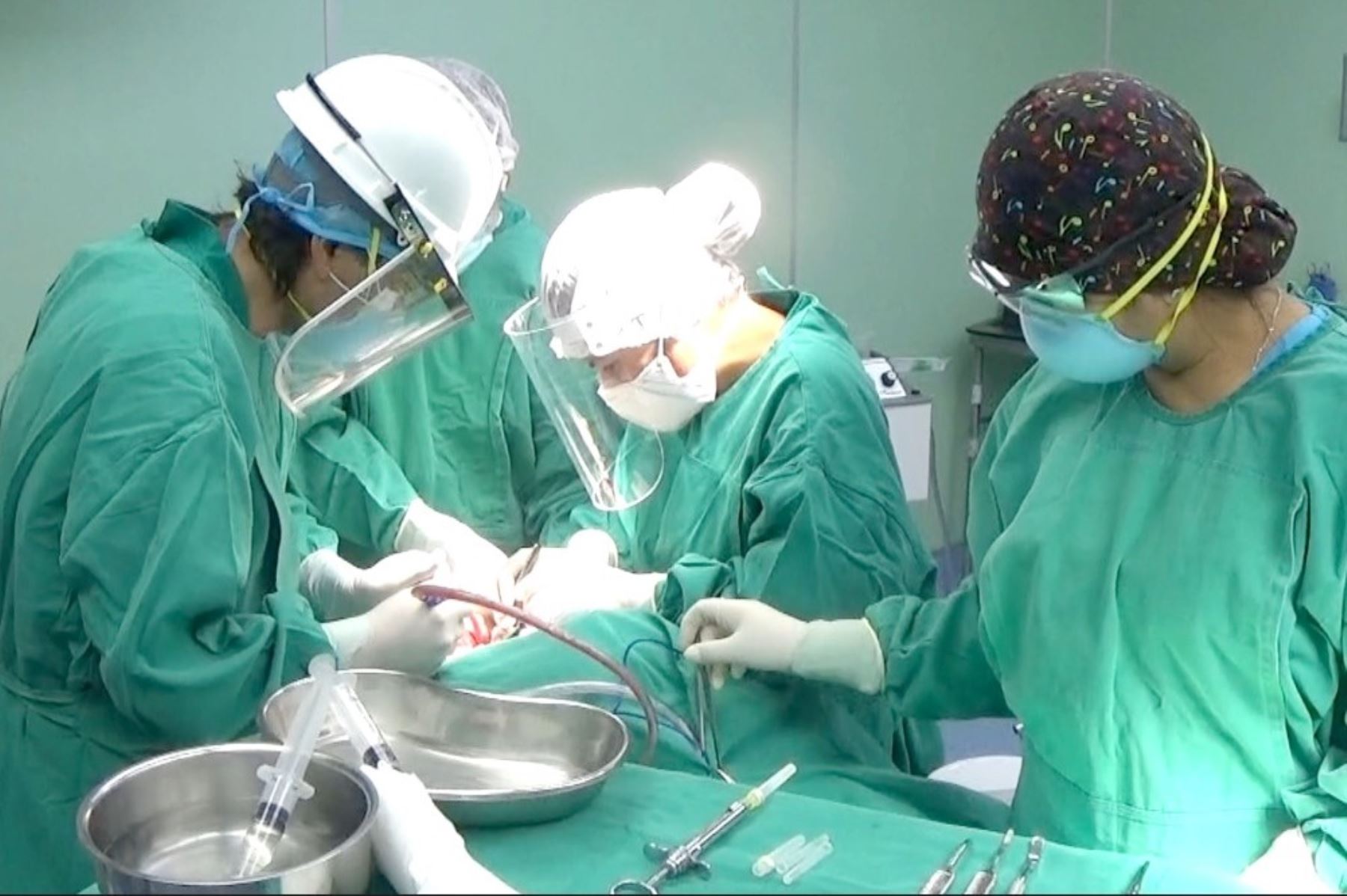 Cirugía de alta complejidad en el Hospital Regional del Cusco.