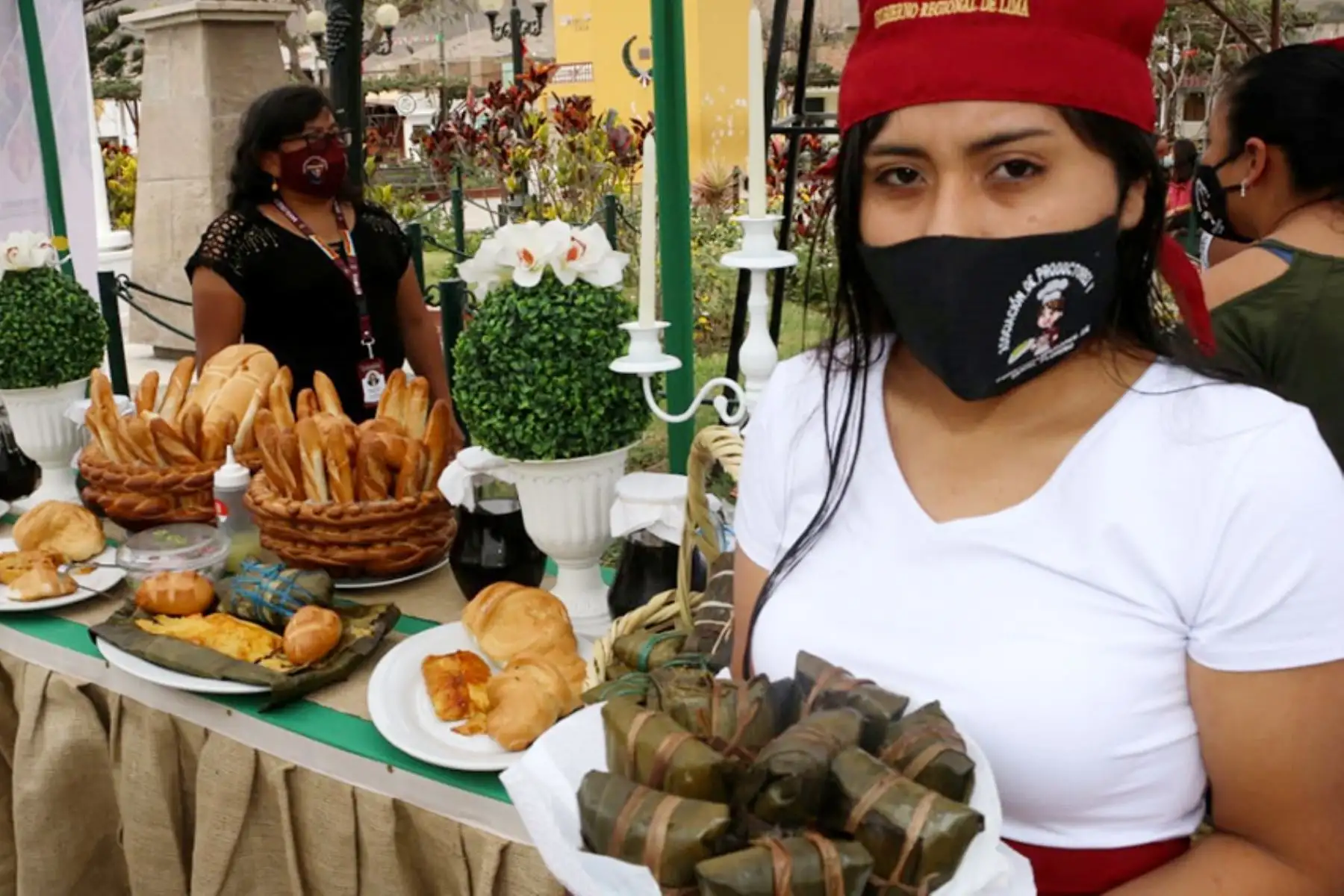 En el marco de la reactivación económica sostenible, el Gobierno Regional de Lima implementó  planes de negocios que potenciarán la cadena productiva del tamal en la provincia de Cañete.
Foto: Gobierno Regional de Lima