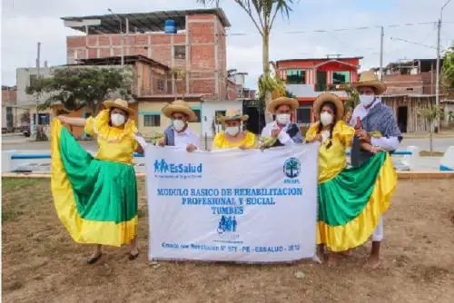 El servicio implementado desde el pasado mes abril a raíz de la emergencia sanitaria por la pandemia del covid-19, viene capacitando a los usuarios en artesanía, dibujo, pintura y decoraciones, así como en cursos de expresión artística: danza, música y deportes adaptados.