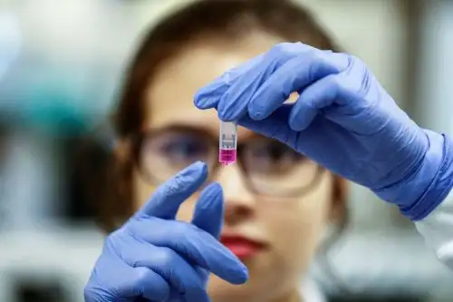 La Organización Mundial de la Salud advirtió que las vacunas no son una solución mágica para la crisis de covid-19.