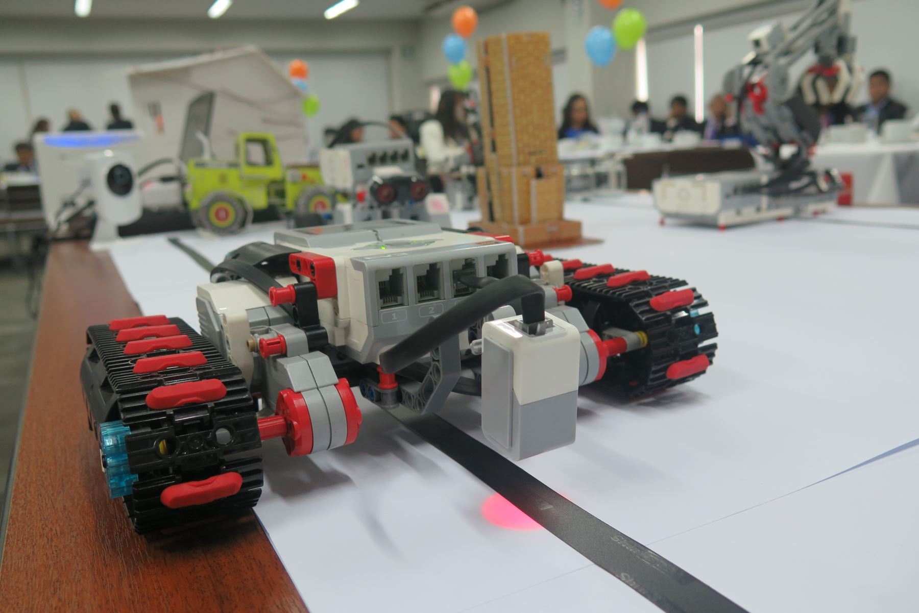 Niños aprenderán a crear robots en talleres virtuales