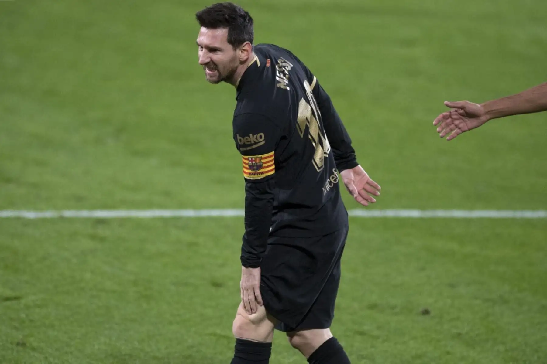 El delantero argentino del Barcelona Lionel Messi reacciona durante el partido de fútbol de la Liga española entre Cádiz y Barcelona en el estadio Ramón de Carranza de Cádiz .Foto:AFP