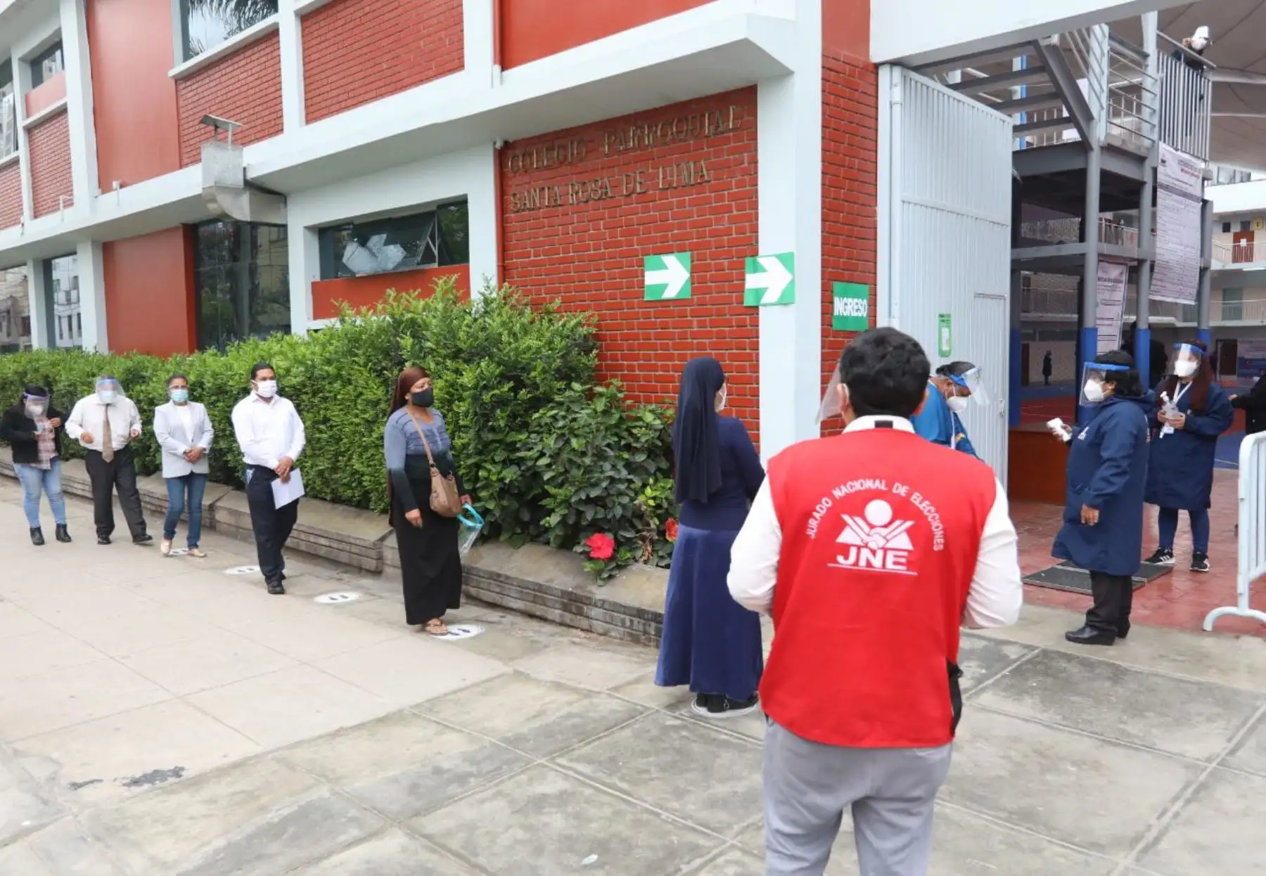 Delegados de partidos políticos participan en elecciones internas para elegir a sus candidatos para las elecciones 2021.