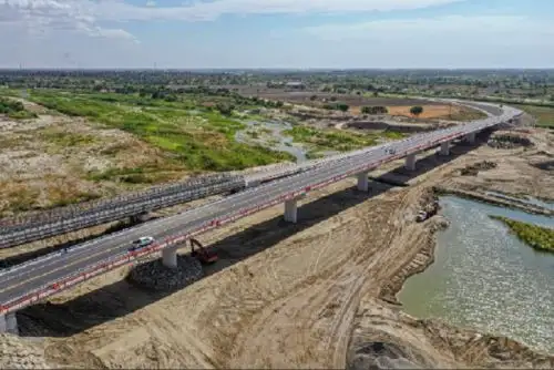 El MTC continúa con los proyectos de construcción, rehabilitación y mantenimiento de 3.637 kilómetros de carreteras y la implementación de 31 puentes, para lo cual se ha presupuestado una inversión de S/ 3 840.7 millones.