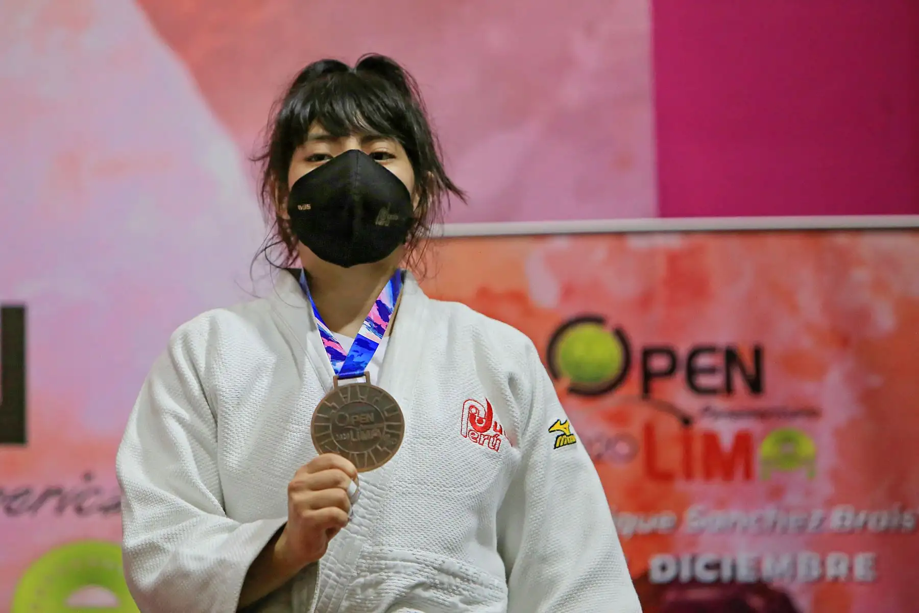 Un total de seis medallas obtuvo la selección nacional en el Open Panamericano de Judo 2020, que se llevó a cabo en el Polideportivo 3, administrado por el Proyecto Especial Legado Lima 2019.Dos preseas de oro y cuatro de bronce obtuvo el conjunto nacional en el primer día del certamen que se desarrolló en el recinto que fue remodelado para los Juegos Panamericanos y Parapanamericanos Lima 2019.   Foto : ANDINA