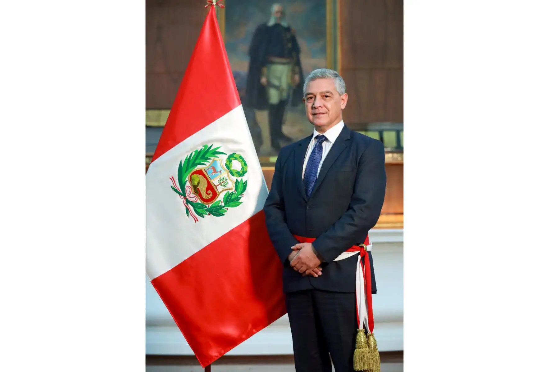El presidente de la Republica, Francisco Sagasti, toma juramento  al nuevo ministro del Interior, José Manuel Antonio Elice Navarro.
Foto: ANDINA/Prensa Presidencia