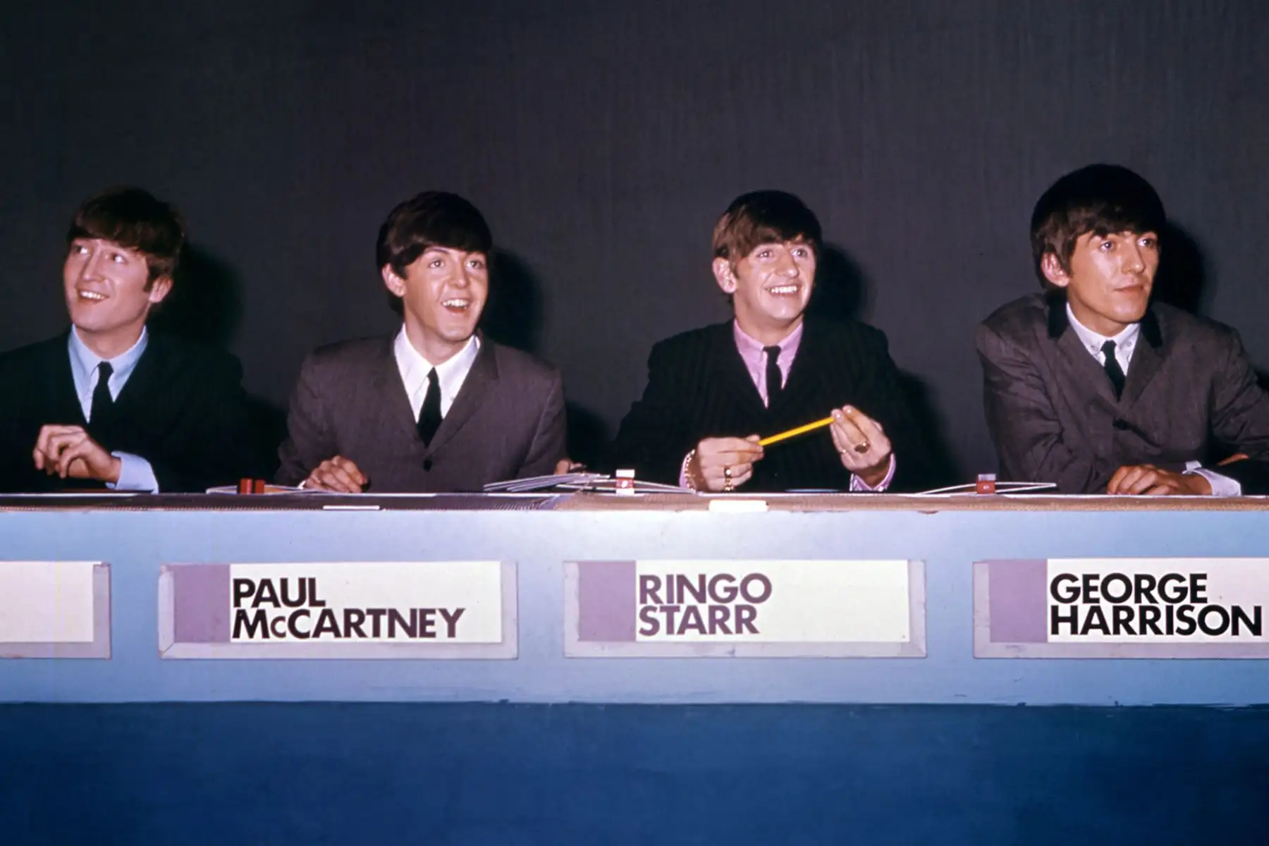 John Lennon, Paul McCartney, Ringo Starr y George Harrison  de  The Beatles en 1964 en Londres. 

Foto: AFP