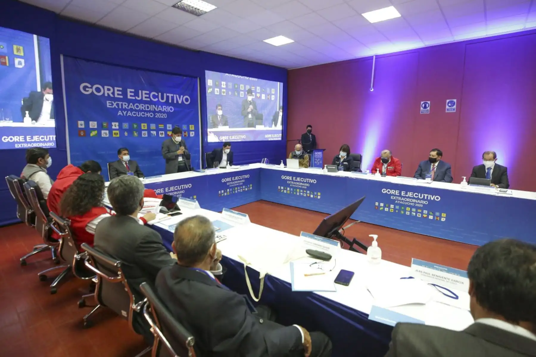 Reunión Gore Ejecutivo Extraordinario en Ayacucho, donde participan los ministros de Economía y Finanzas, de Salud, de Educación, de Agricultura, de Transporte y Comunicaciones, de Vivienda y Saneamiento, y de Cultura, el viceministro de Gobernanza Territorial de la PCM y 20 gobernadores articulan acciones de desarrollo de las regiones. Foto: ANDINA/ PCM