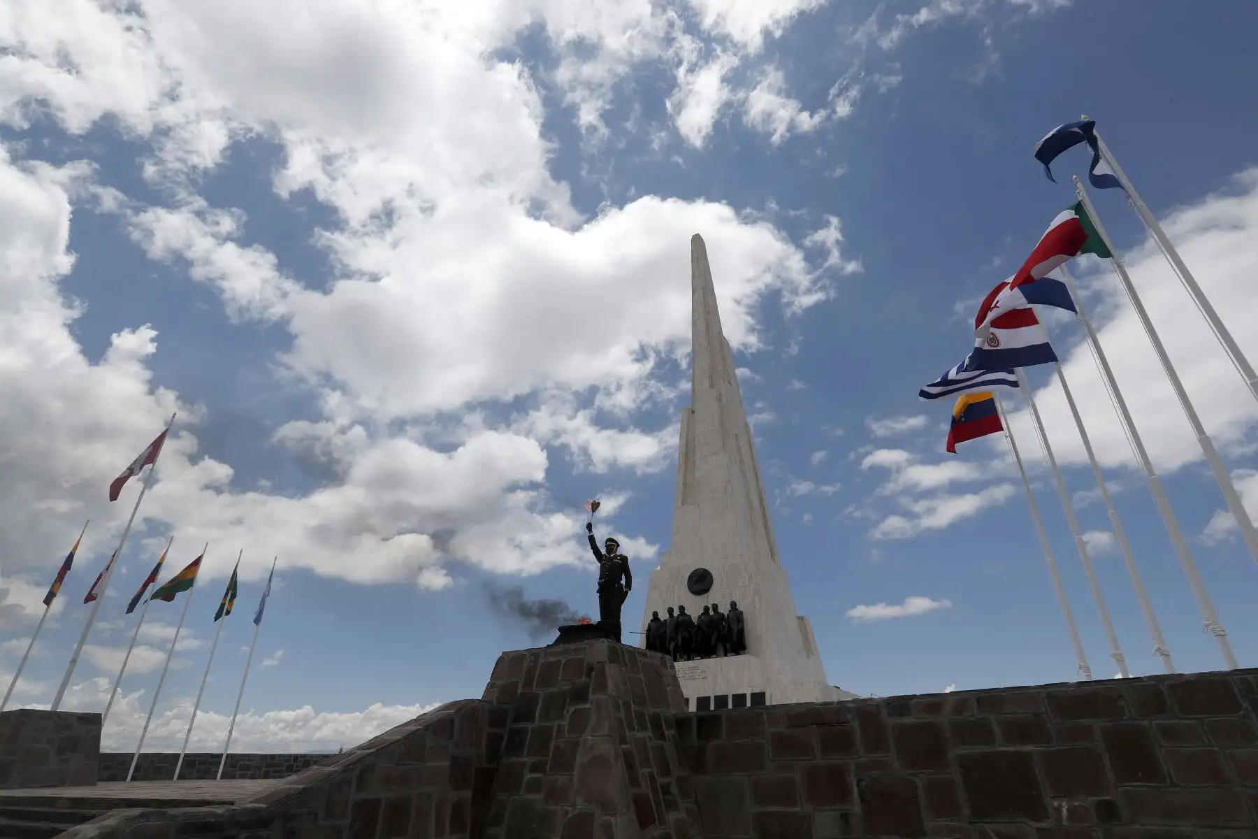 Presidente Francisco Sagasti, lidera la ceremonia de conmemoración por el 196.º aniversario de la Batalla de Ayacucho. desde el Santuario Histórico de la Pampa de la Quinua.
Foto: ANDINA/Presidencia Perú