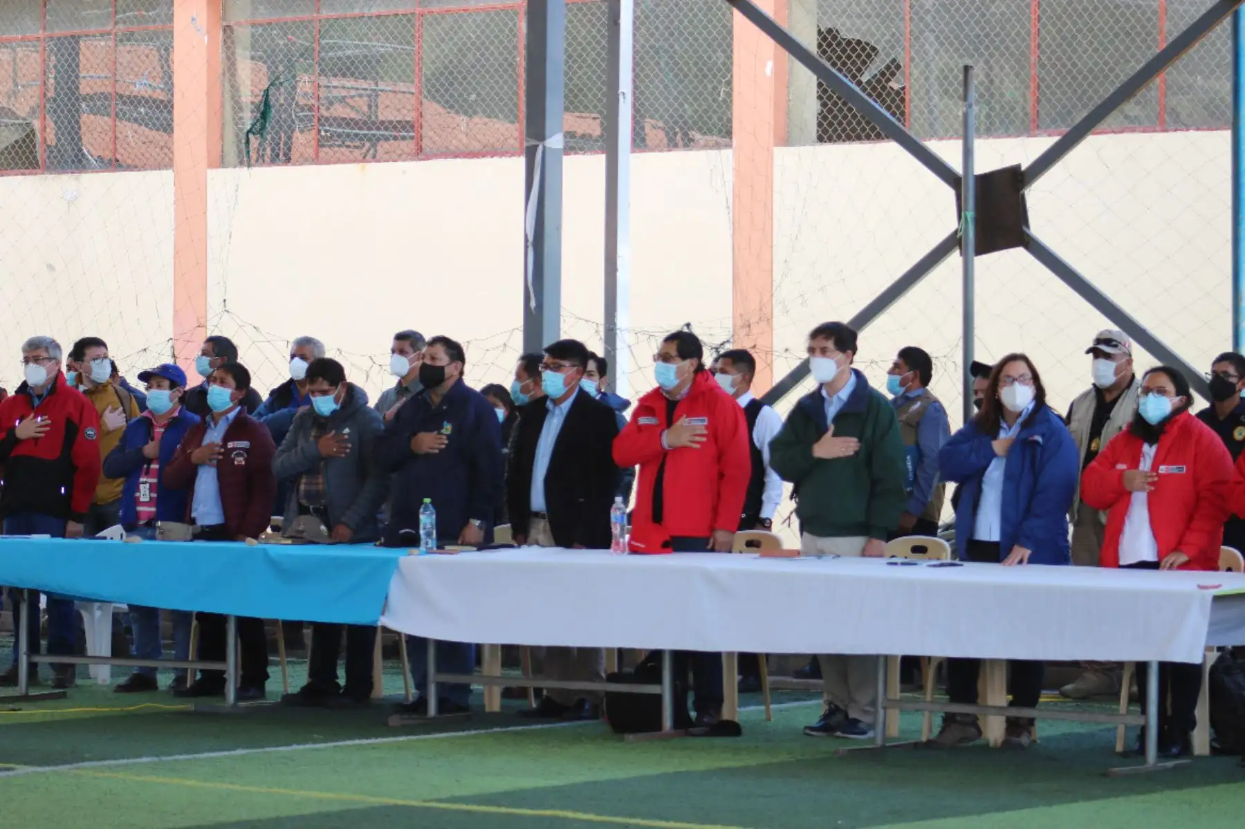 Comitiva del Ejecutivo, integrada por el viceministro de Gobernanza Territorial de la PCM y los ministros de los sectores de Vivienda, Minas y Agricultura se encuentran en Challhuahuacho, dialogando directamente con dirigentes y autoridades de dicha localidad.
Foto: PCM
