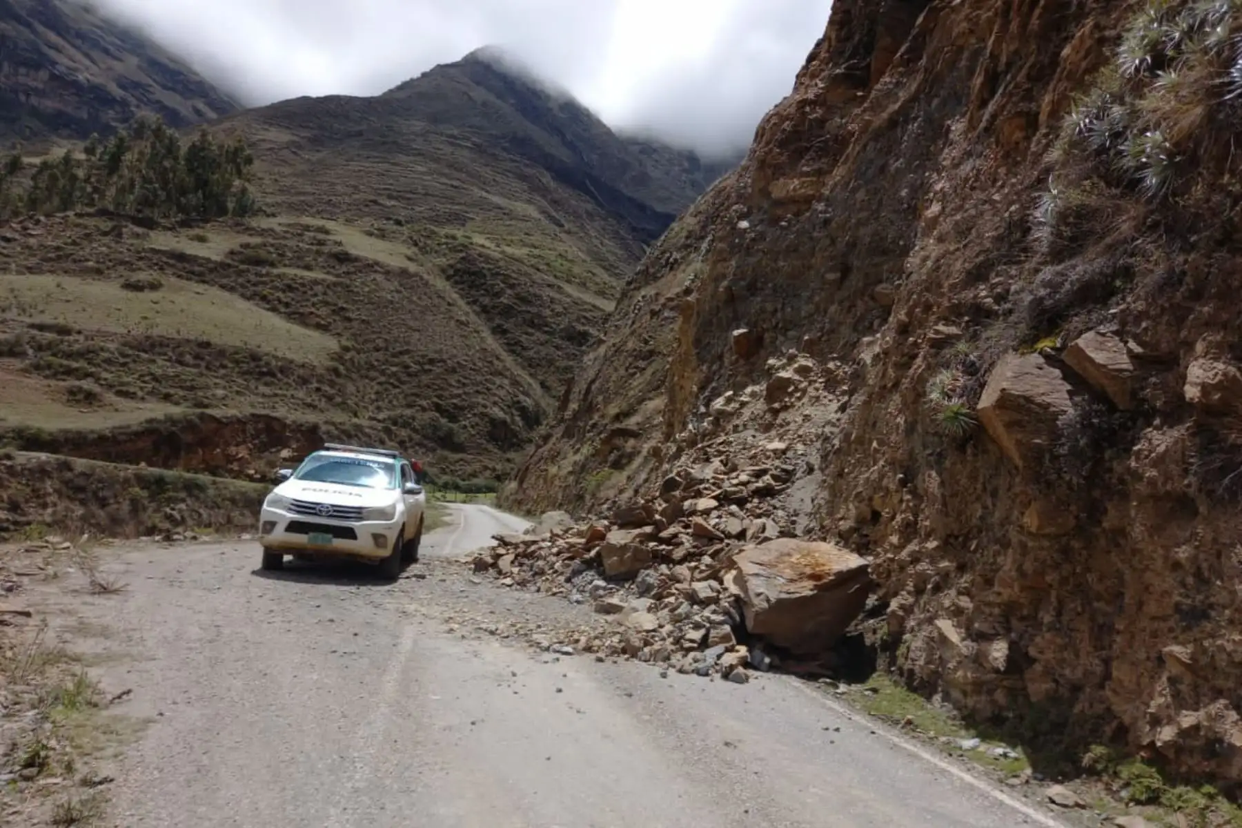 El derrumbe ha causado daños en un tramo de la vía nacional PE-12, informó el COER Áncash. Foto: ANDINA/Difusión