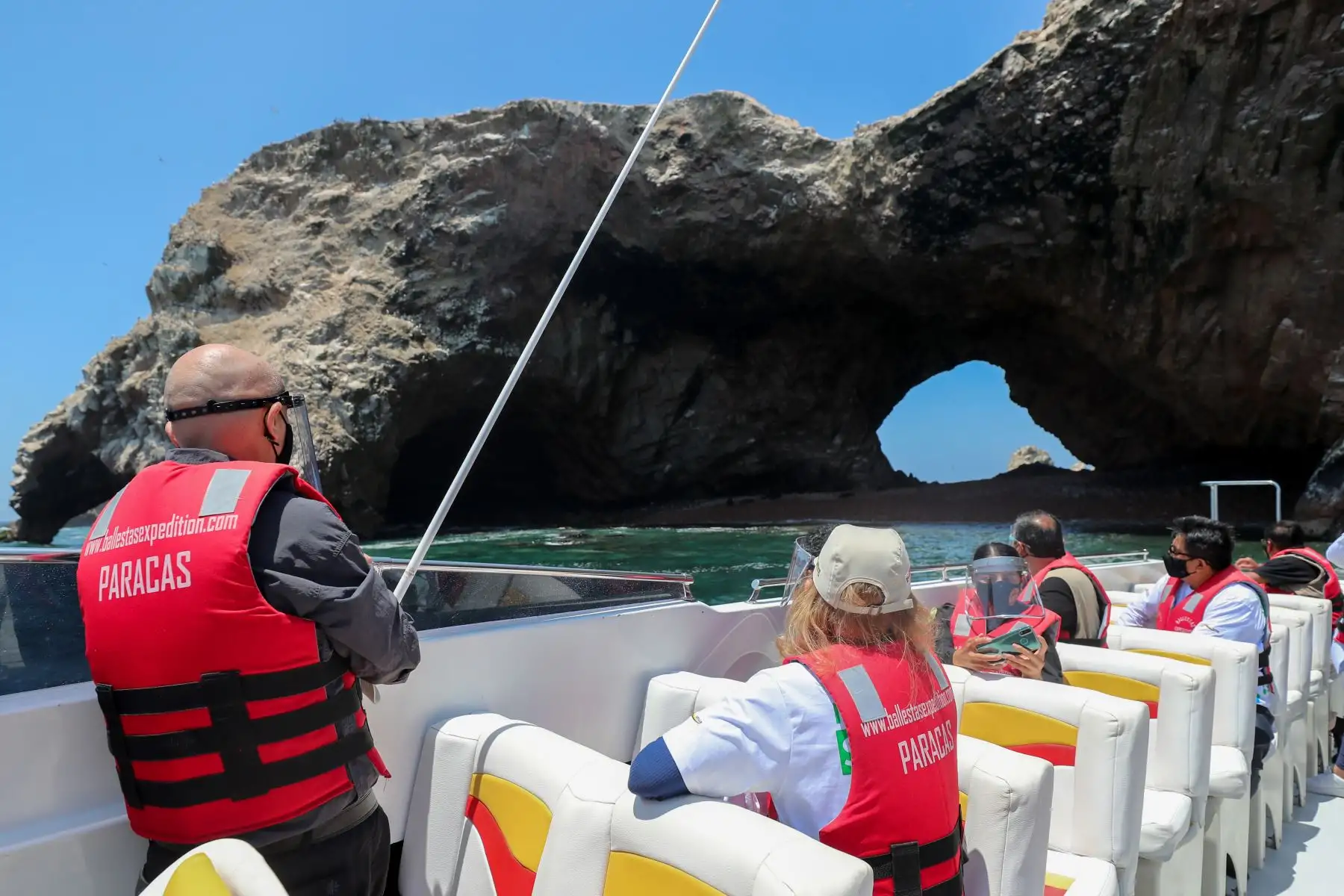 Las islas Ballestas forman parte de una de las áreas naturales protegidas ideales para visitar y conocer, porque ofrecen una conexión especial por su belleza natural y paisaje, además de tener una fauna marino costera biodiversa y un valor histórico en el desarrollo de la economía del país. ANDINA/Difusión