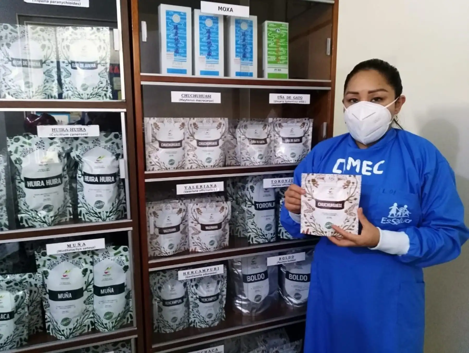 Especialistas de EsSalud Áncash brindan tratamiento con plantas medicinales tradicionales a pacientes críticos que vencieron al covid-19. ANDINA/Difusión