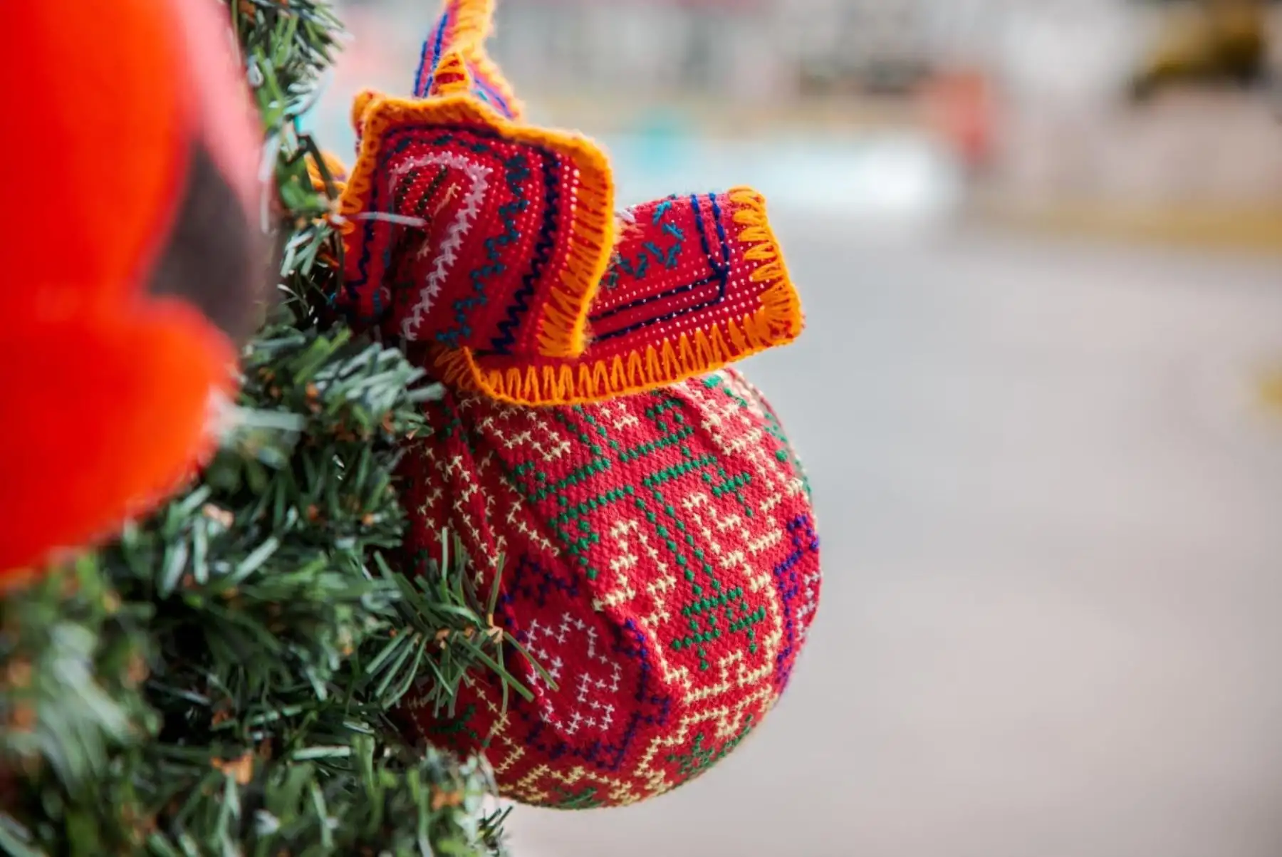 Piezas artesanales se exhibirán en el árbol de Navidad que se enciende hoy en Lima.