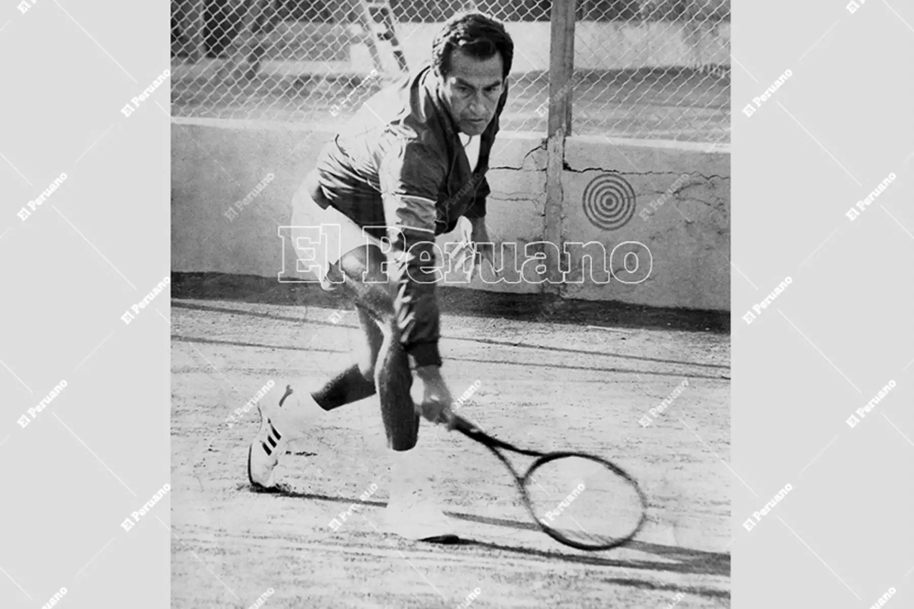 Arequipa - 17 de marzo 1984 / El legendario Alejandro Olmedo entrenando en el Club Internacional de su tierra natal.  
Foto: Archivo Histórico de El Peruano