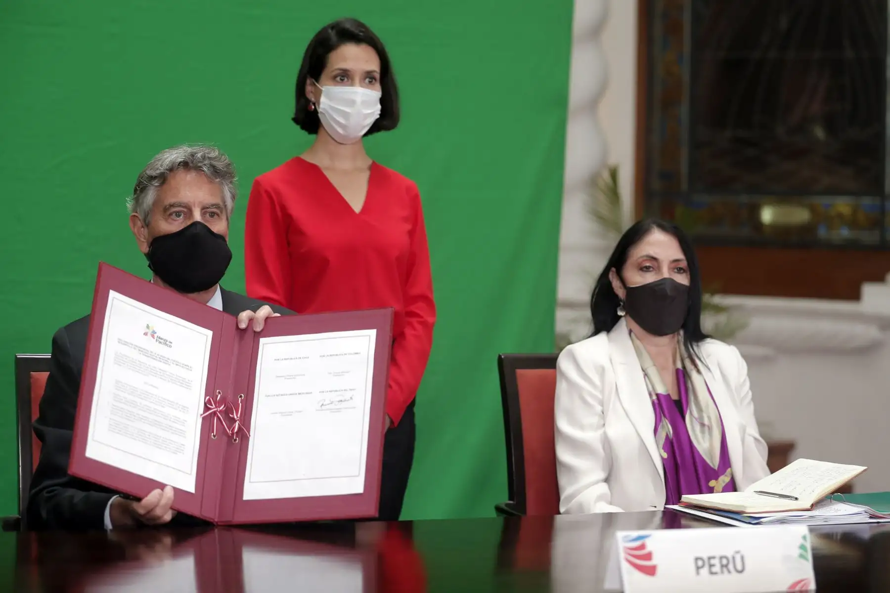 El Presidente Francisco Sagasti participó virtualmente de la XV Cumbre Alianza Del Pacífico junto a sus homólogos de Chile, Colombia y México donde se ratificó el compromiso de continuar fortaleciendo la cooperación regional en el contexto de la pandemia.
Foto: ANDINA/Presidencia Perú