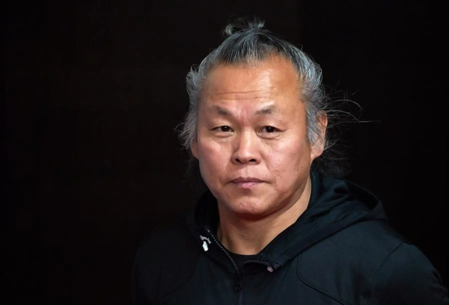 Muere por complicaciones de covid el director surcoreano Kim Ki-Duk.