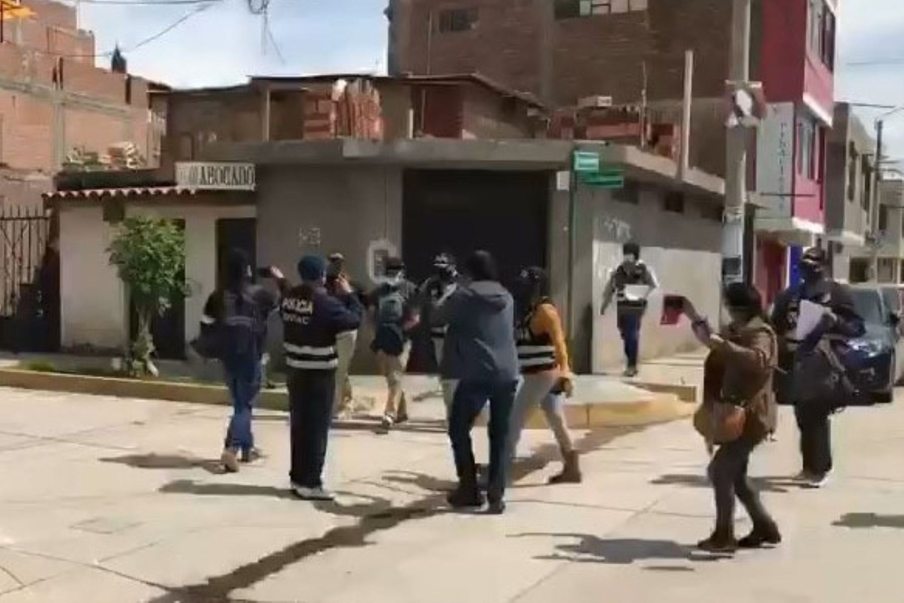 Fiscal Ángel Zaid Palomino Sampertegui es conducido a una dependencia policial en Huancayo.
