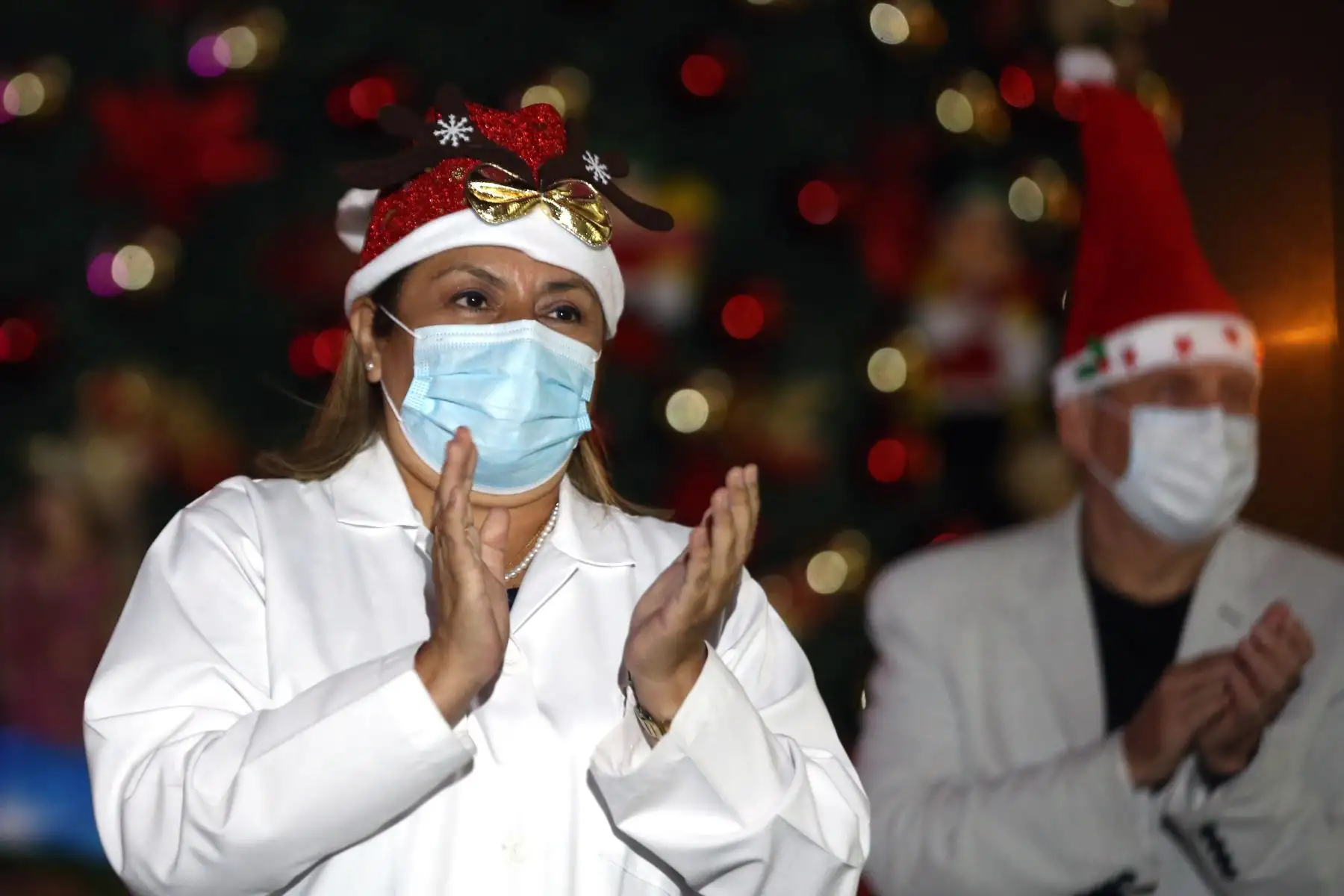 Instituto Nacional de Salud del Niño San Borja, realiza
celebración  navideña para niños y niñas, que lucharon contra  la pandemia. En acto festivo   prendieron  el árbol navideño y enviaron un mensaje de esperanza.
Foto: ANDINA/Vidal Tarqui