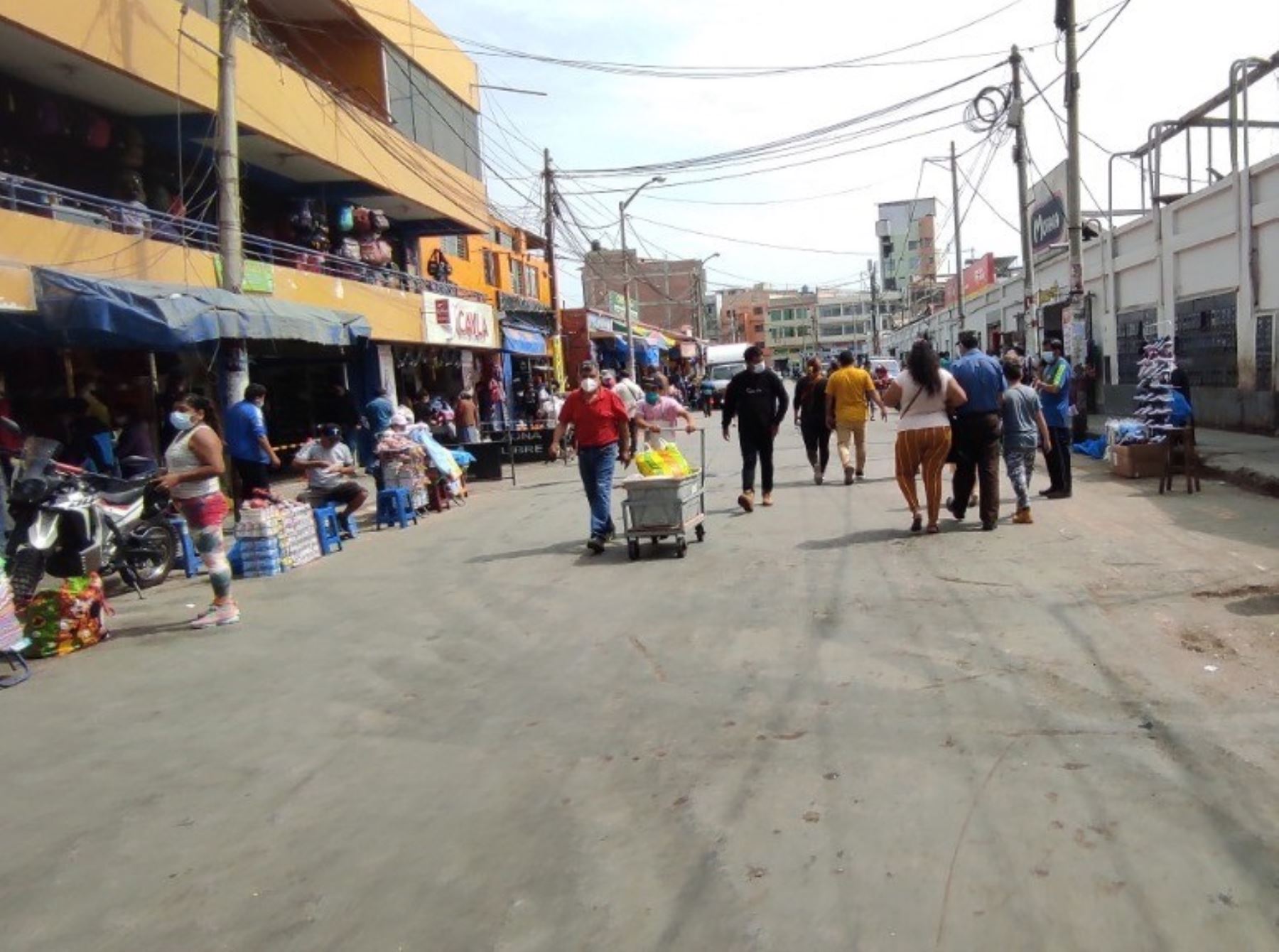 Municipio de Trujillo y Policía Nacional unirán esfuerzos para reordenar la ciudad y retirar a los ambulantes de las calles del centro de Trujillo. ANDINA/Difusión