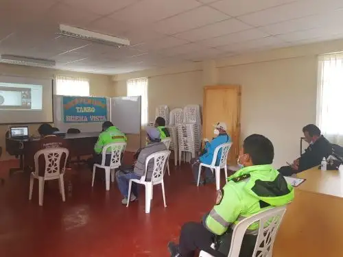 Especialistas del Ministerio del Interior y del Midis capacitaron a policías, autoridades locales y actores sociales de Puno para mejorar el trabajo con la comunidad. ANDINA/Difusión