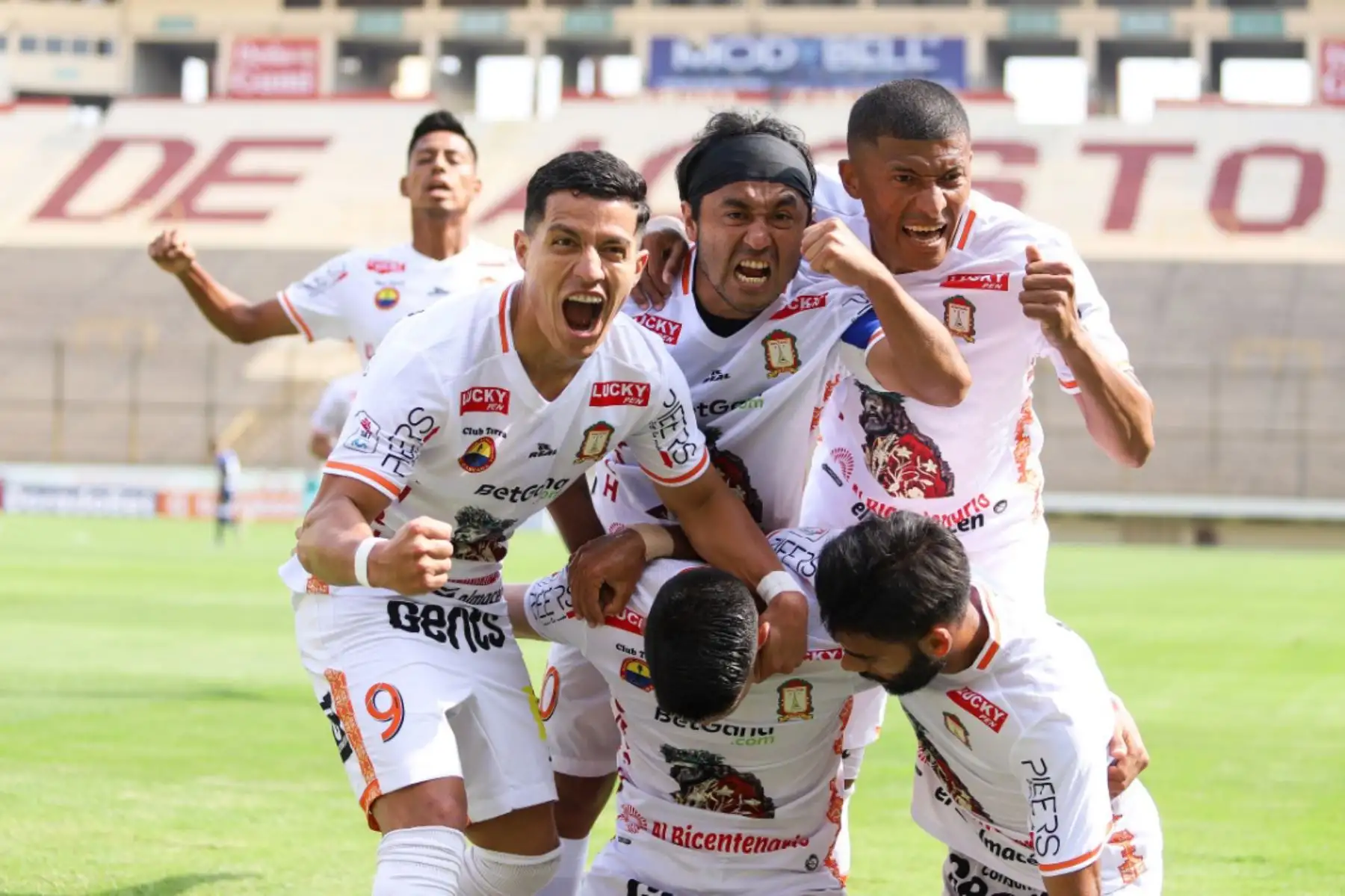 Sporting Cristal empata 1 a 1 con  Ayacucho FC, en partido decisivo de la segunda semifinal para instalarse en la gran final de la Liga 1 en el estadio Monumental de Ate. Foto: ANDINA/Liga 1 Movistar.