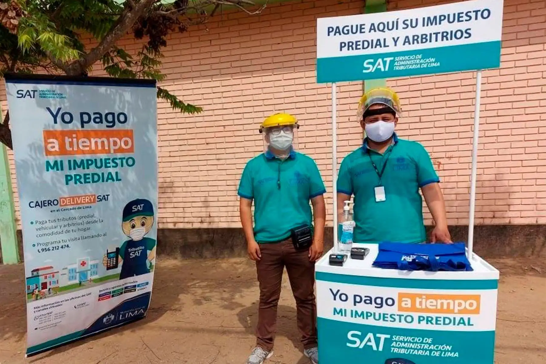 Para acceder al servicio, se puede programar la visita de un cajero hacia el domicilio. Foto: Cortesía SAT