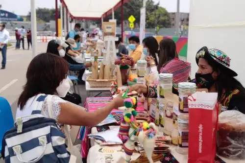 El Ministerio de Desarrollo Agrario y Riego resaltó que los mercados De la chacra a la olla fortalecen la seguridad alimentaria de la población y la economía de los productores agrarios.