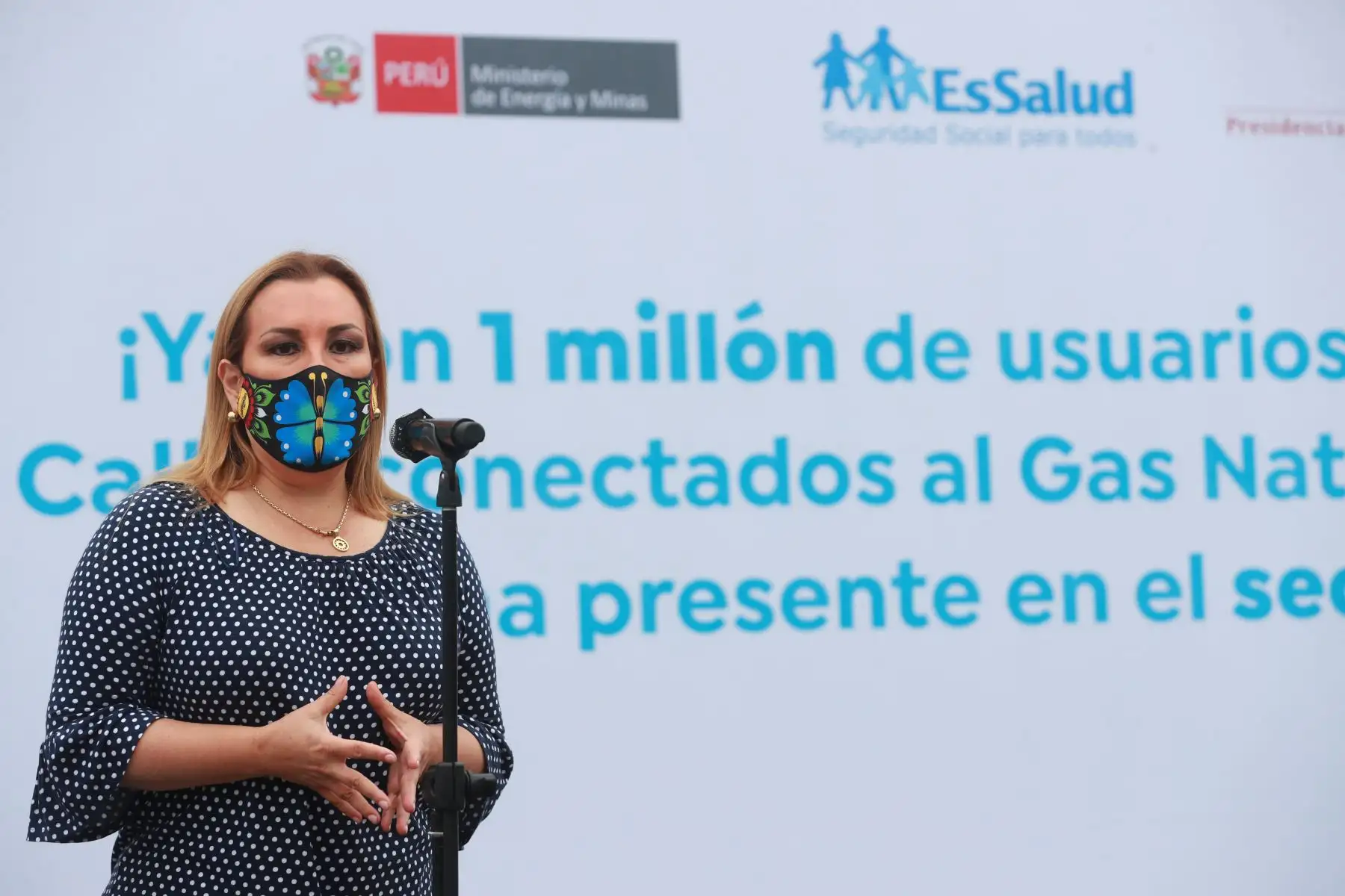 El Ministro de Energía y Minas, Jaime Gálvez Delgado; y presidenta de Essalud, Fiorella Molinelli, inauguran conexión 1 millón de Gas Natural en el hospital Barton del Callao.

Foto: ANDINA/Andrés Valle