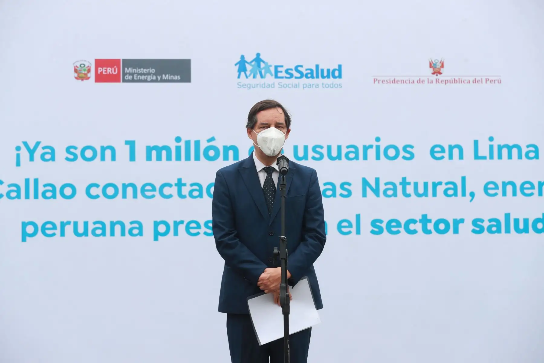 El Ministro de Energía y Minas, Jaime Gálvez Delgado; y presidenta de Essalud, Fiorella Molinelli, inauguran conexión 1 millón de Gas Natural en el hospital Barton del Callao.

Foto: ANDINA/Andrés Valle