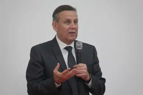 El alcalde Alberto Tejada, también exministro de Salud, indicó que una medida específica para estos días ayudaría a reducir el riesgo de contagios de covid-19. Foto: ANDINA/Difusión