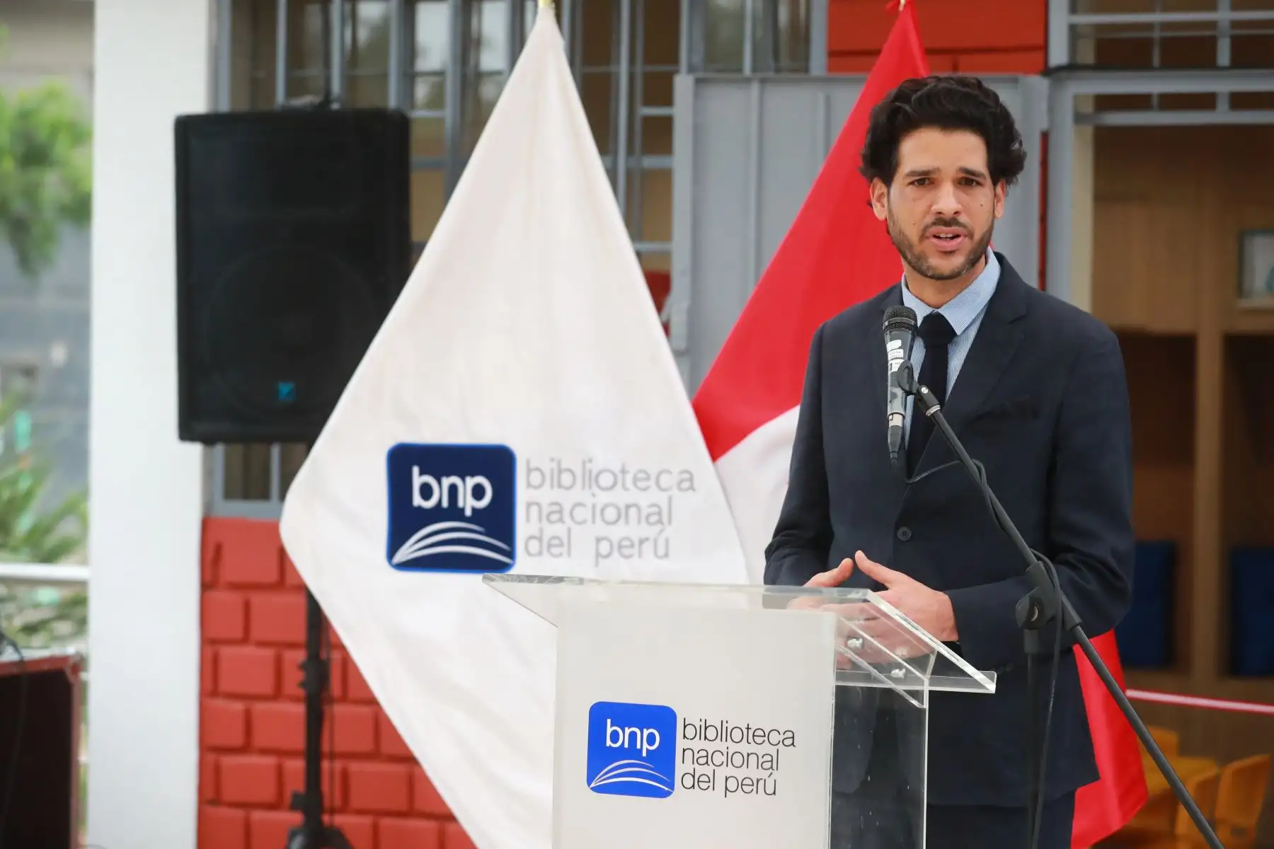 Ministro de Cultura Alejandro Neyra, participa de la ceremonia de presentación de la remodelada biblioteca pública de El Agustino "Ricardo Arbulú"como parte de las celebraciones por el 200 aniversario de la Biblioteca Nacional.

Foto: ANDINA/Andrés Valle.