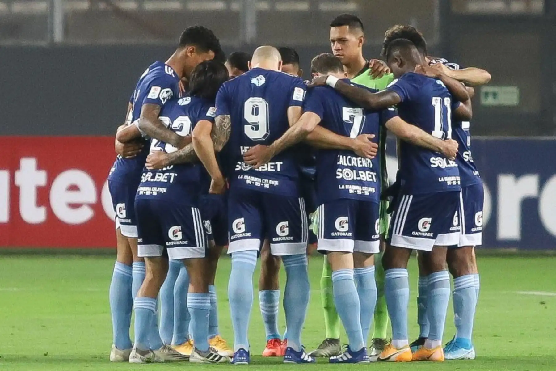Equipo titular de Sporting Cristal  que disputa ante  ,  Universitario , por la el título nacional de la  Liga 1 del Torneo Apertura 2020, en el Estadio Nacional.  
Foto: Liga 1 FPF Equipo titular de Sporting Cristal  que disputa ante  ,  Universitario , por la el título nacional de la  Liga 1 del Torneo Apertura 2020, en el Estadio Nacional.  
Foto: Liga 1 FPF
