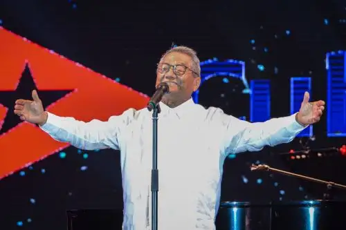 El maestro Armando Manzanero dio positivo al covid-19, informó la Sociedad de Autores y Compositores de México. Foto: AFP