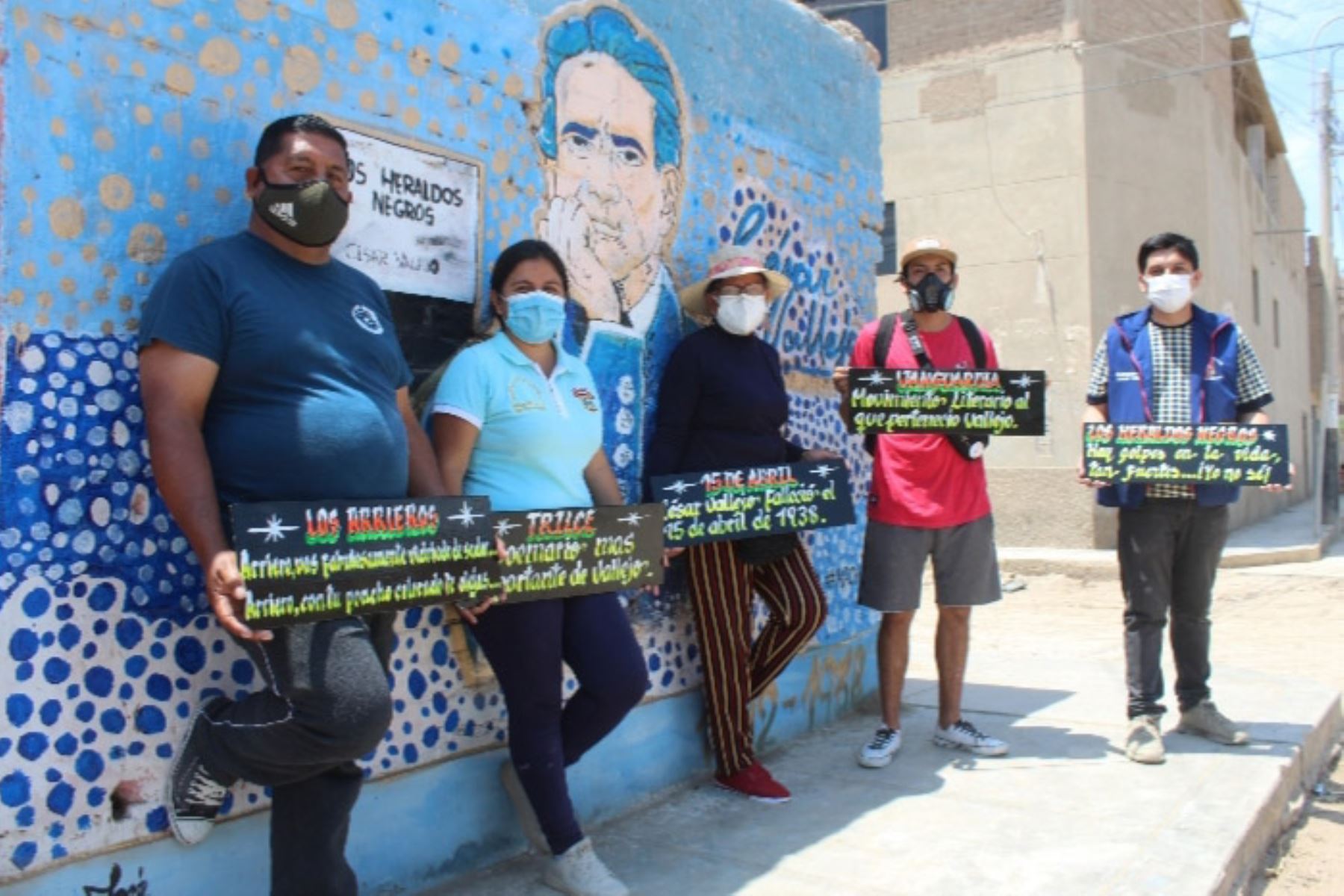 Vecinos del barrio César Vallejo, en Chiclayo, participan en el proyecto de rescate y puesta en valor de su vecindario. ANDINA/Difusión