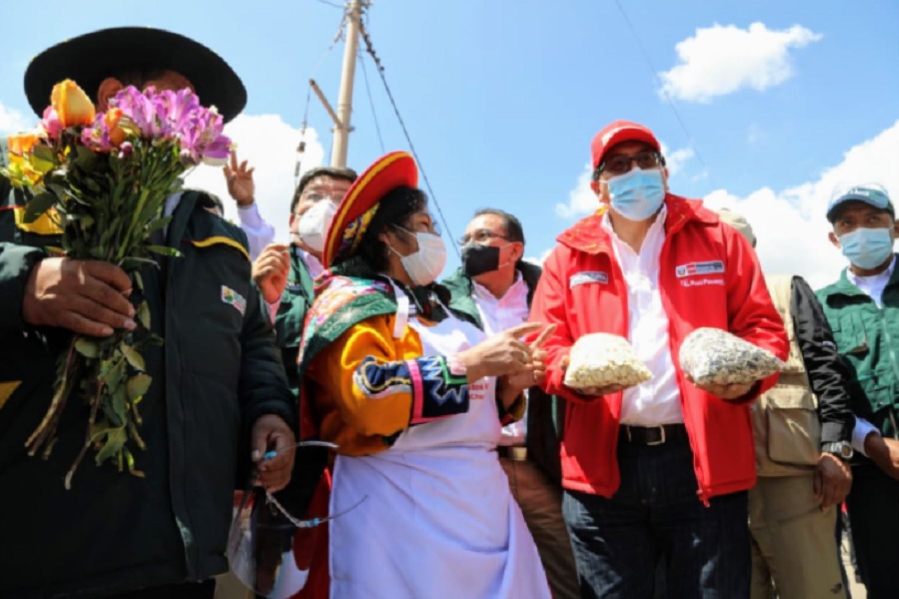 El ministro de Desarrollo Agrario y Riego, Federico Tenorio Calderón, anunció en su jornada de trabajo en la región Cusco la reactivación del Seguro Agrícola Catastrófico para atender a los pequeños productores, cuyos cultivos fueron afectados por los fenómenos naturales.
