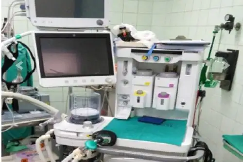 Nuevas salas de cirugía están equipadas con torres laparoscópicas y stryker, equipos de tecnología de punta que tienen una mejor resolución, además de dos electrobisturíes, una mesa de operaciones eléctricas, dos máquinas de anestesia, lámparas cialíticas portátiles y un moderno microscopio binocular