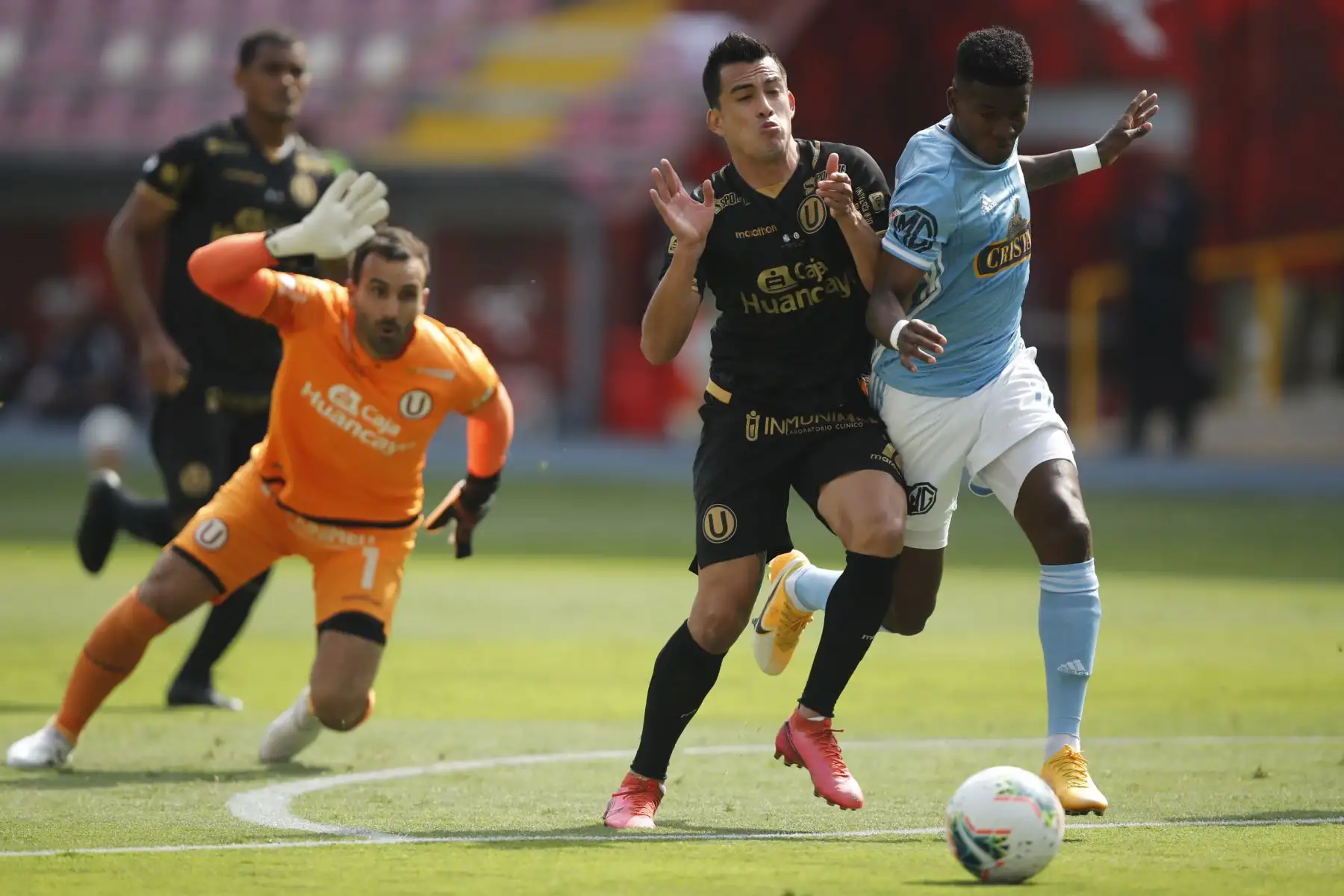 Universitario y Sporting Cristal terminaron empatados 1 a 1 en la gran final de la Liga 1. Foto: Liga 1/FPF