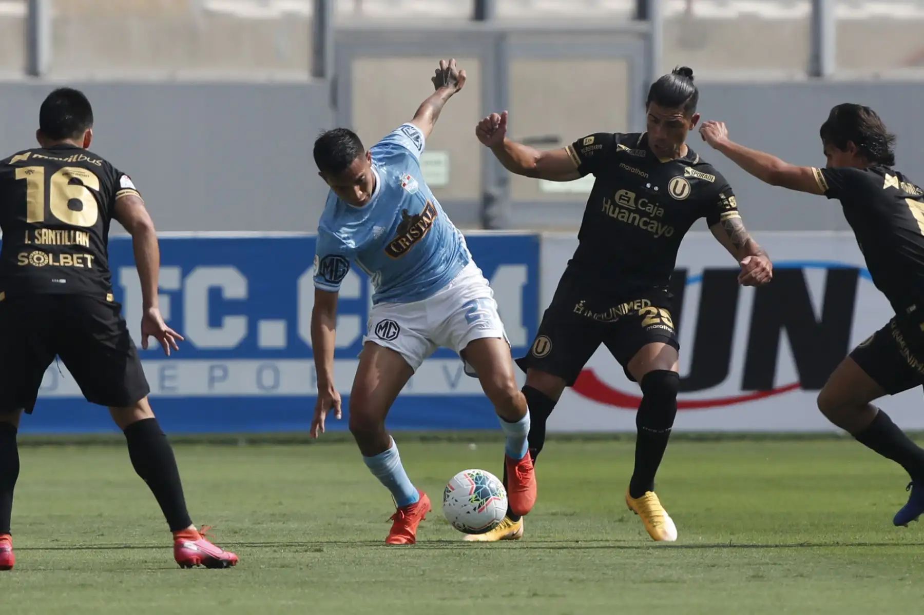 Universitario y Sporting Cristal terminaron empatados 1 a 1 en la gran final de la Liga 1. Foto: Liga 1/FPF