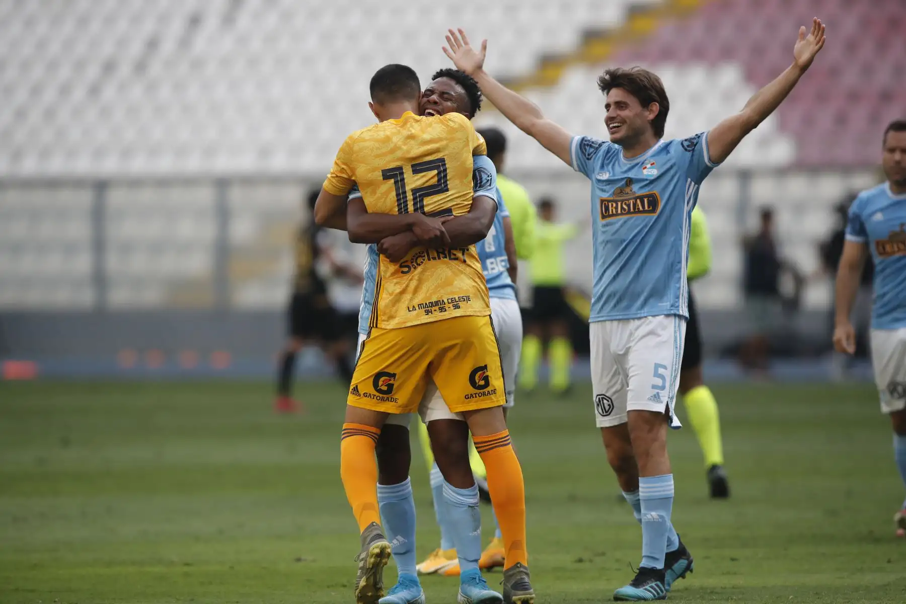Universitario y Sporting Cristal terminaron empatados 1 a 1 en la gran final de la Liga 1. 

Foto: Liga 1/FPF