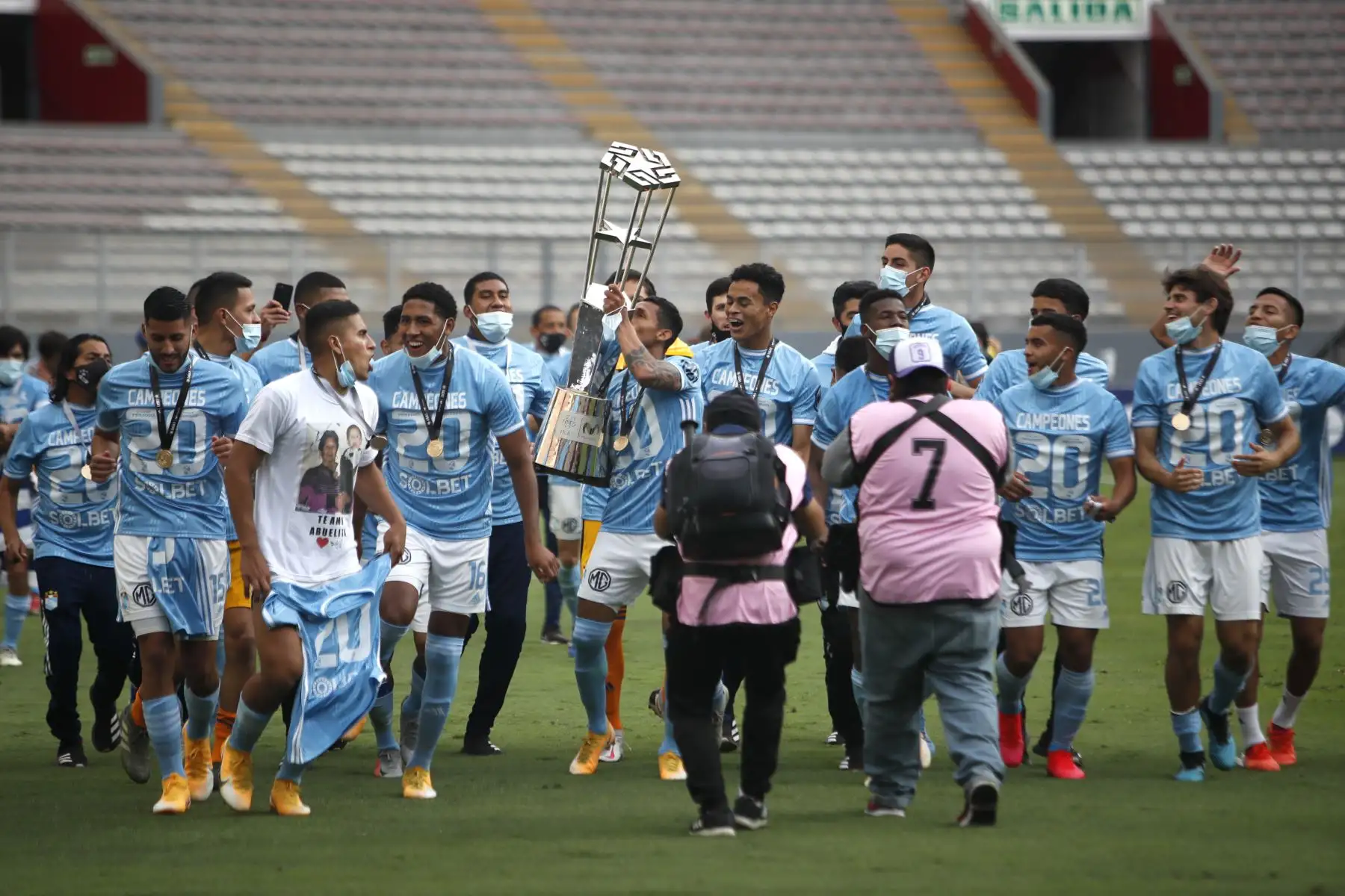 Sporting Cristal empató uno a uno con Universitario y se consagró campeón de la Liga 1.
Foto: Liga 1/FPF Sporting Cristal empató uno a uno con Universitario y se consagró campeón de la Liga 1.
Foto: Liga 1/FPF