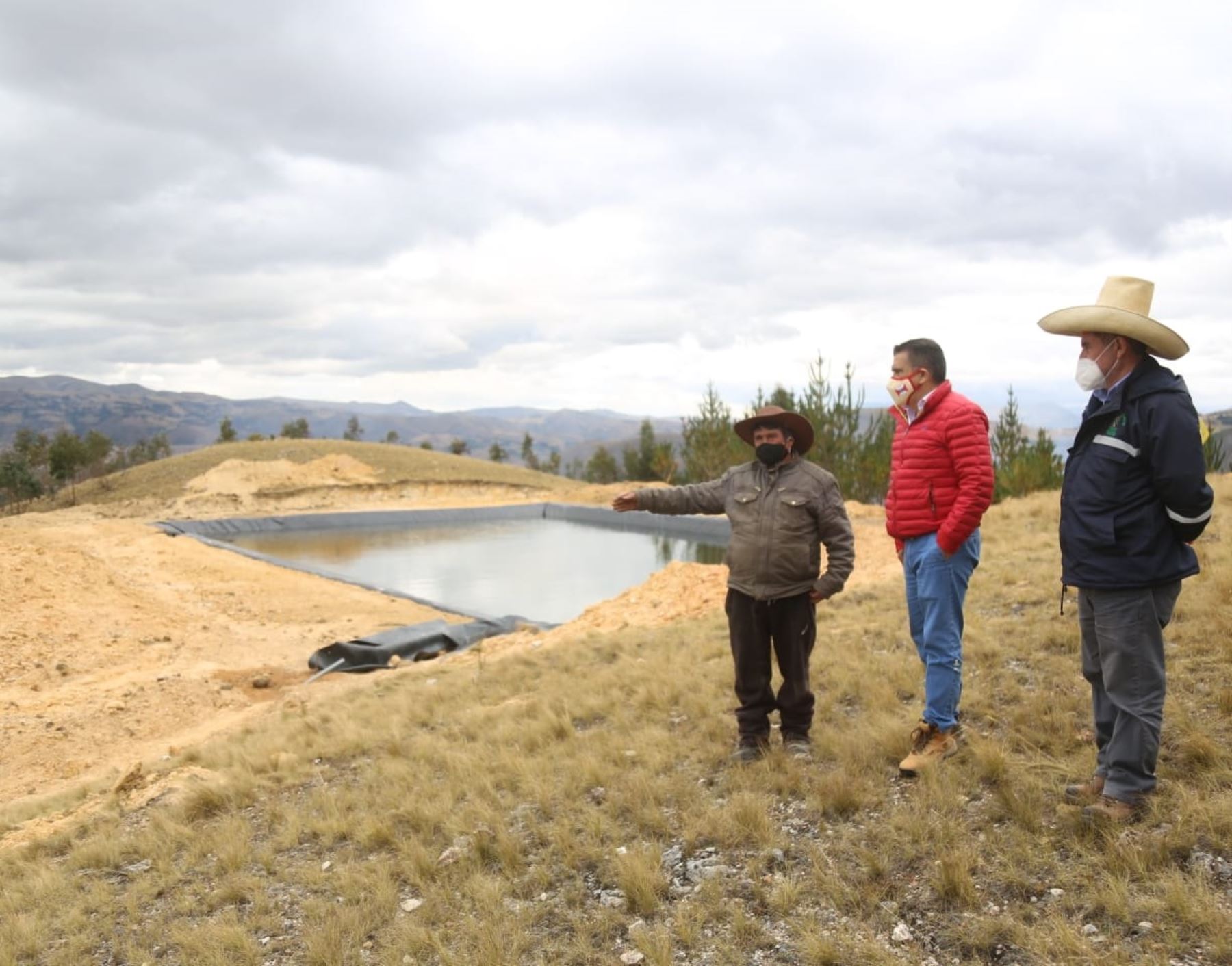 La Libertad instala 5,991 reservorios de agua para riego en 53 distritos de la zona andina.